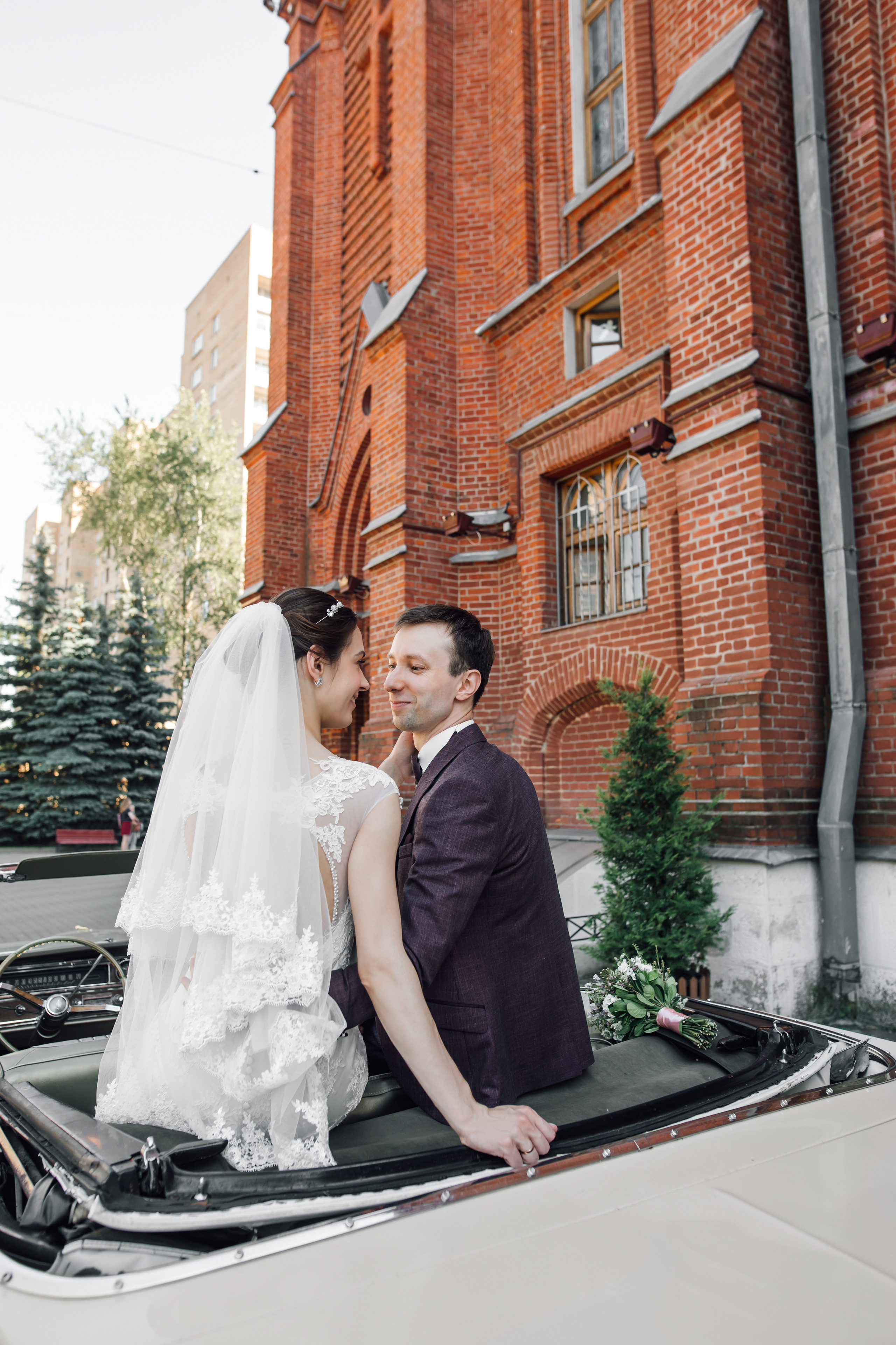 Олег и Вера. Венчание в католическом храме. Свадебный и семейный фотограф в Москве Евгения Лисина