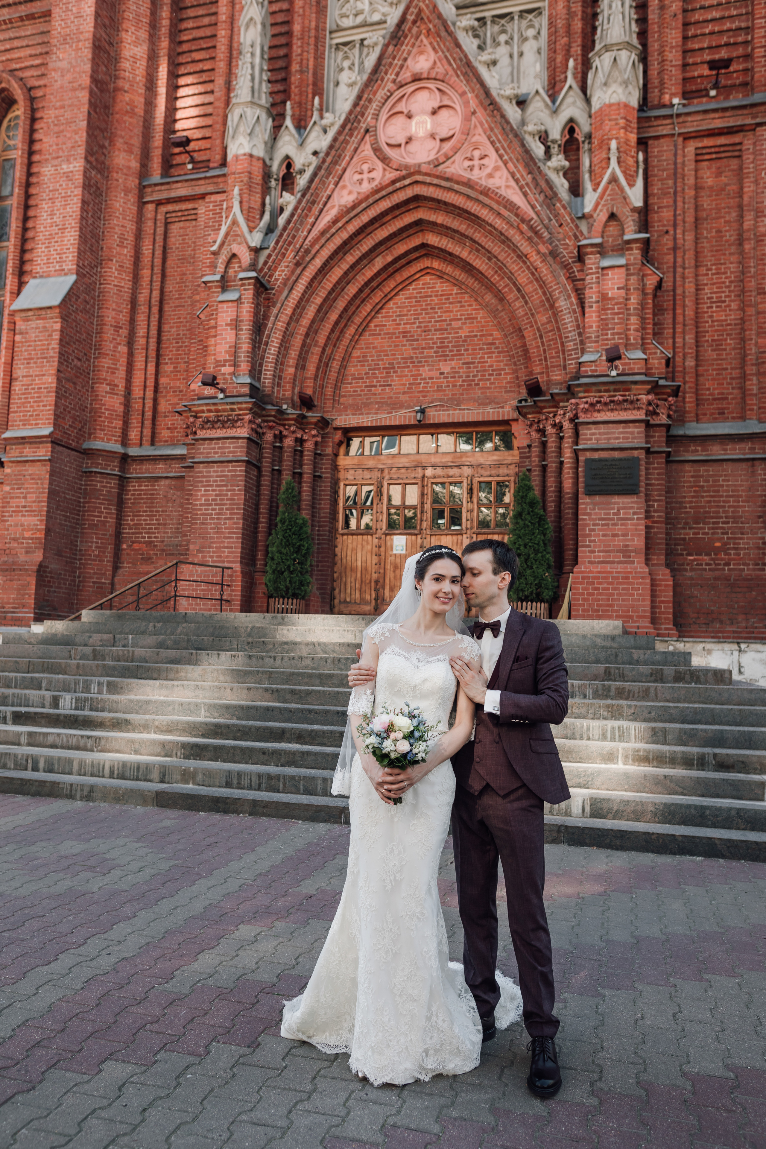 Олег и Вера. Венчание в католическом храме. Свадебный и семейный фотограф в Москве Евгения Лисина