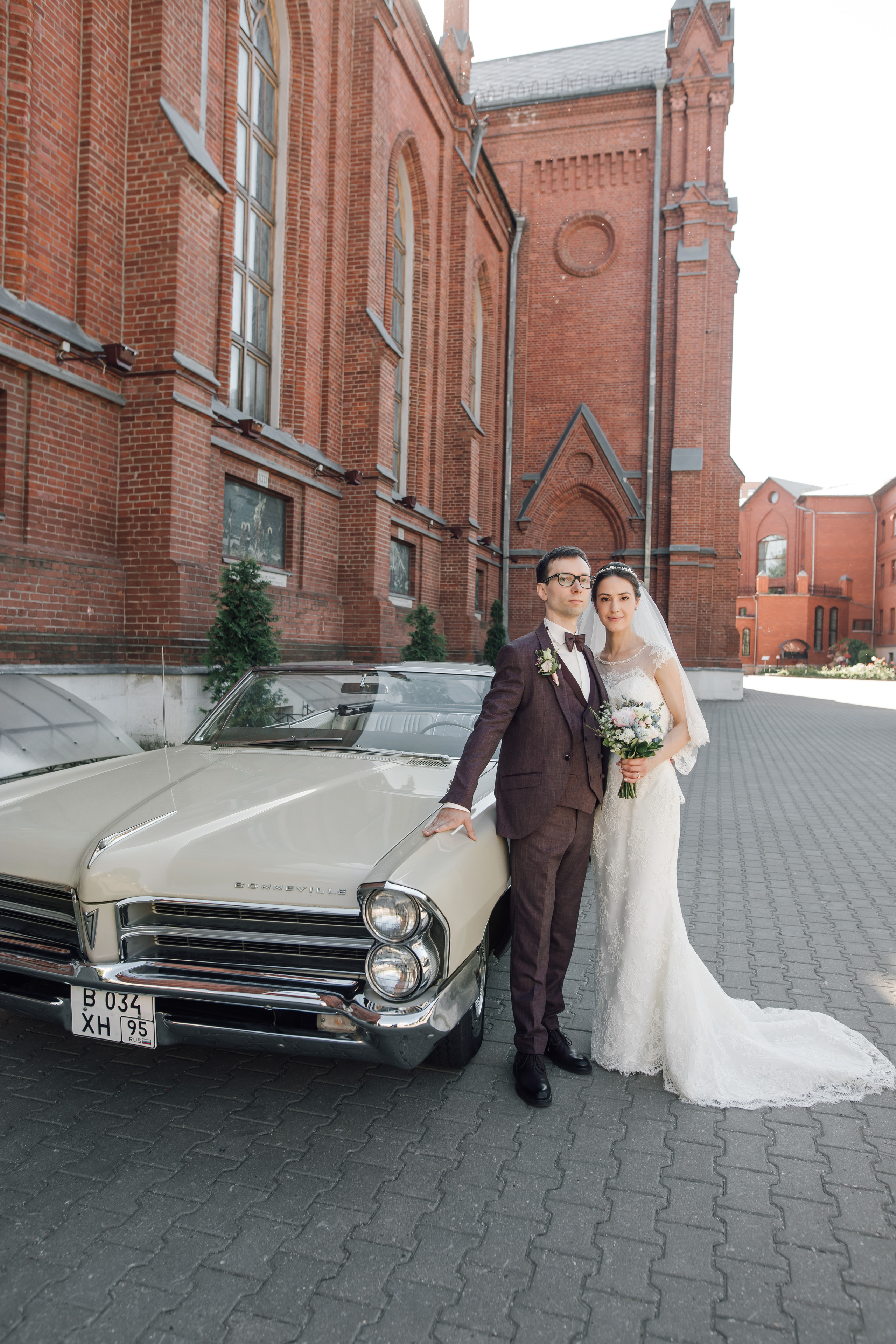 Олег и Вера. Венчание в католическом храме. Свадебный и семейный фотограф в Москве Евгения Лисина