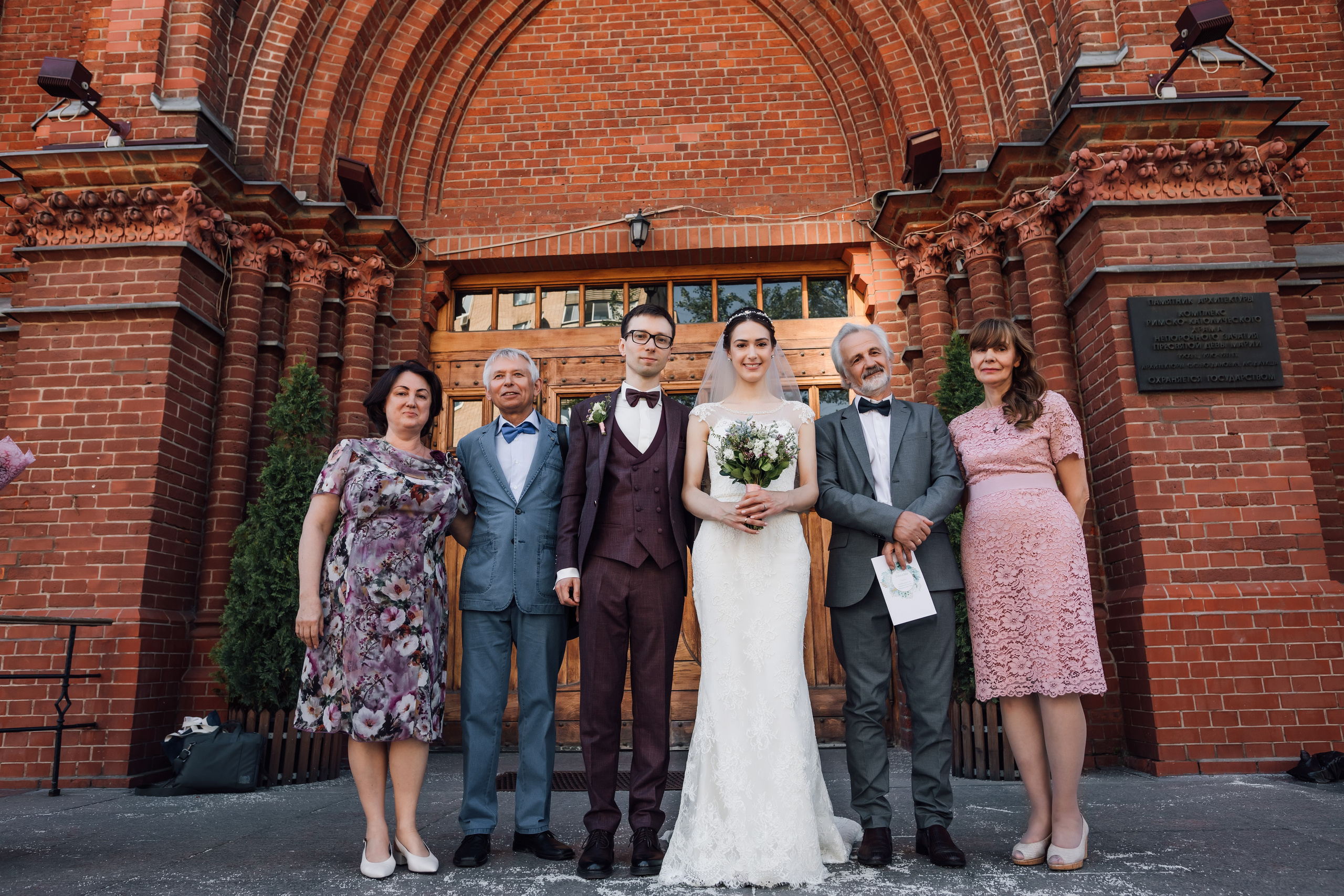 Олег и Вера. Венчание в католическом храме. Свадебный и семейный фотограф в Москве Евгения Лисина