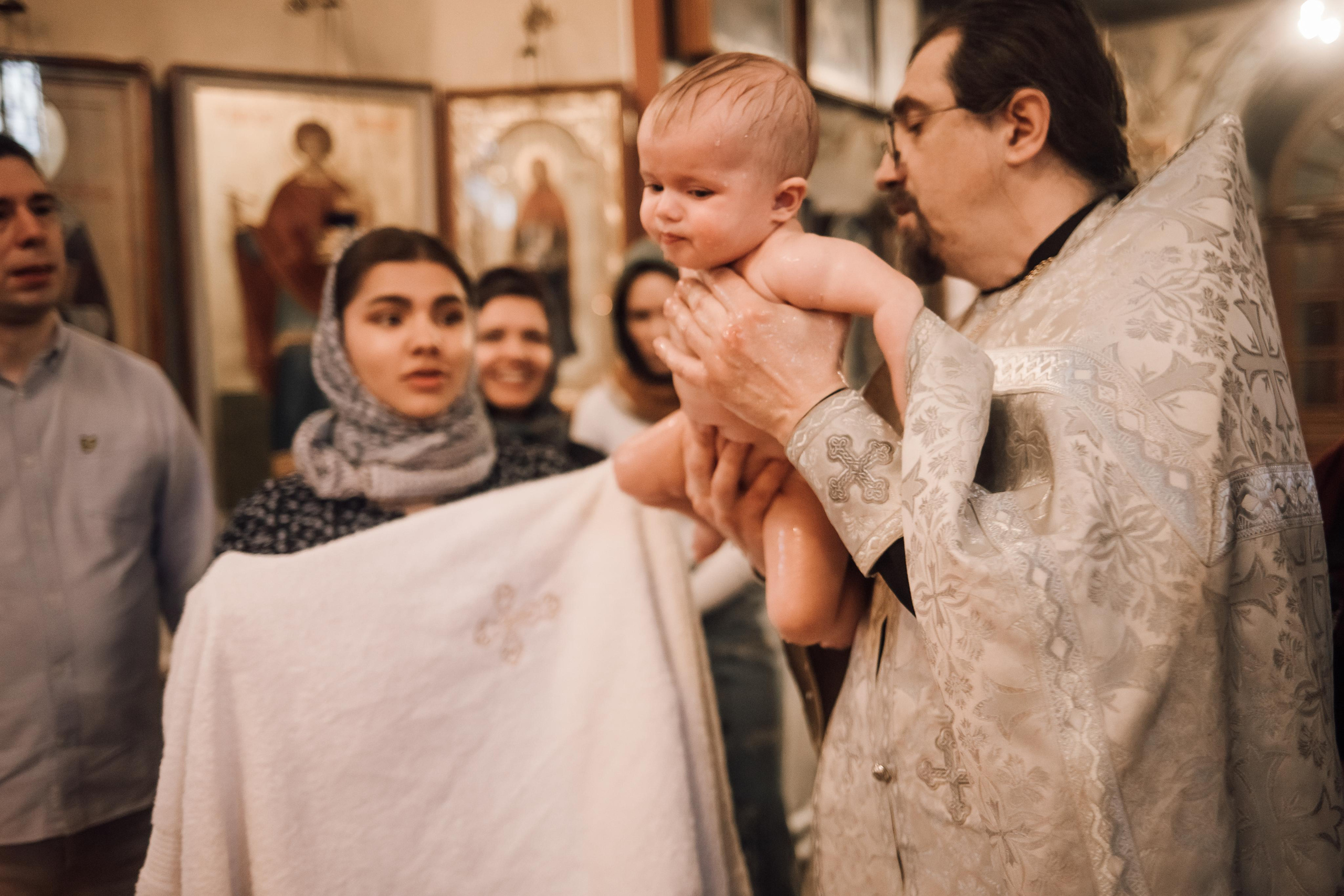 Фотоъемка крещения в Москве. Свадебный и семейный фотограф в Москве Евгения Лисина