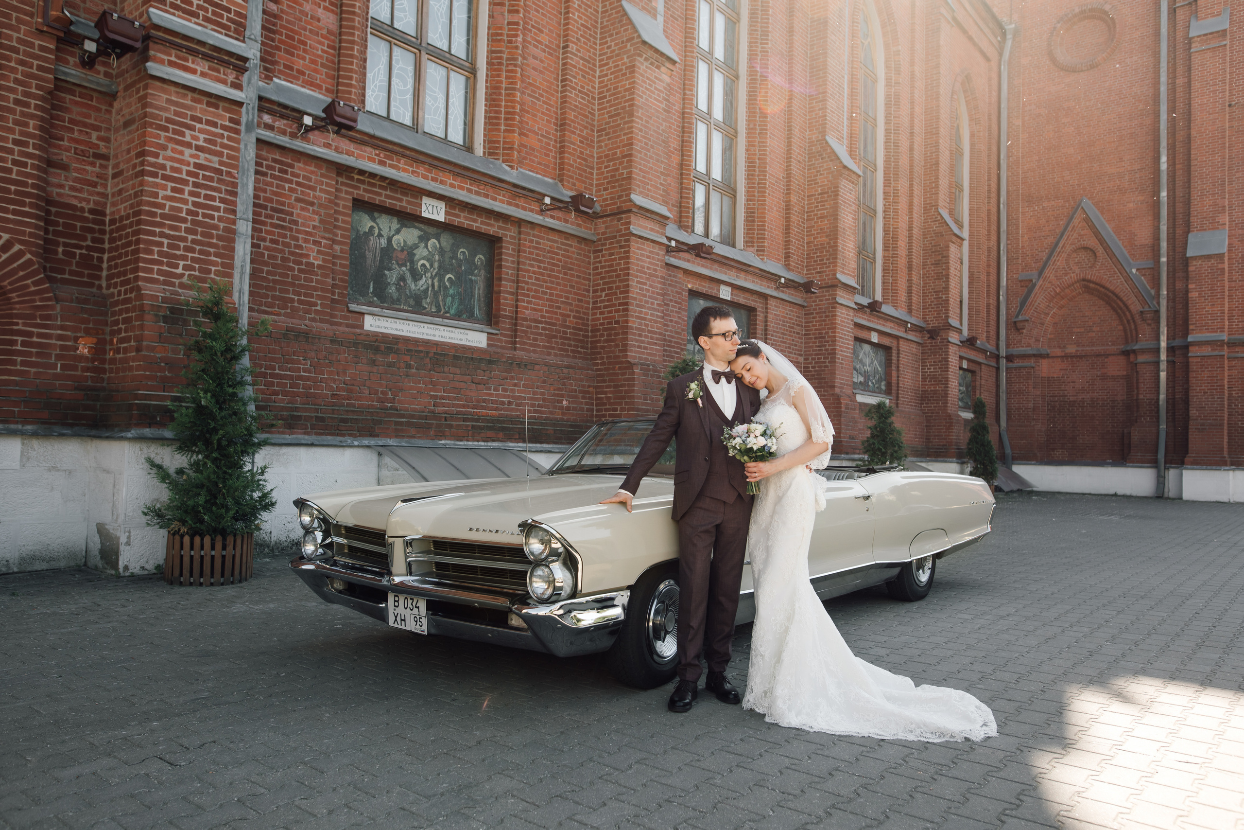 Олег и Вера. Венчание в католическом храме. Свадебный и семейный фотограф в Москве Евгения Лисина