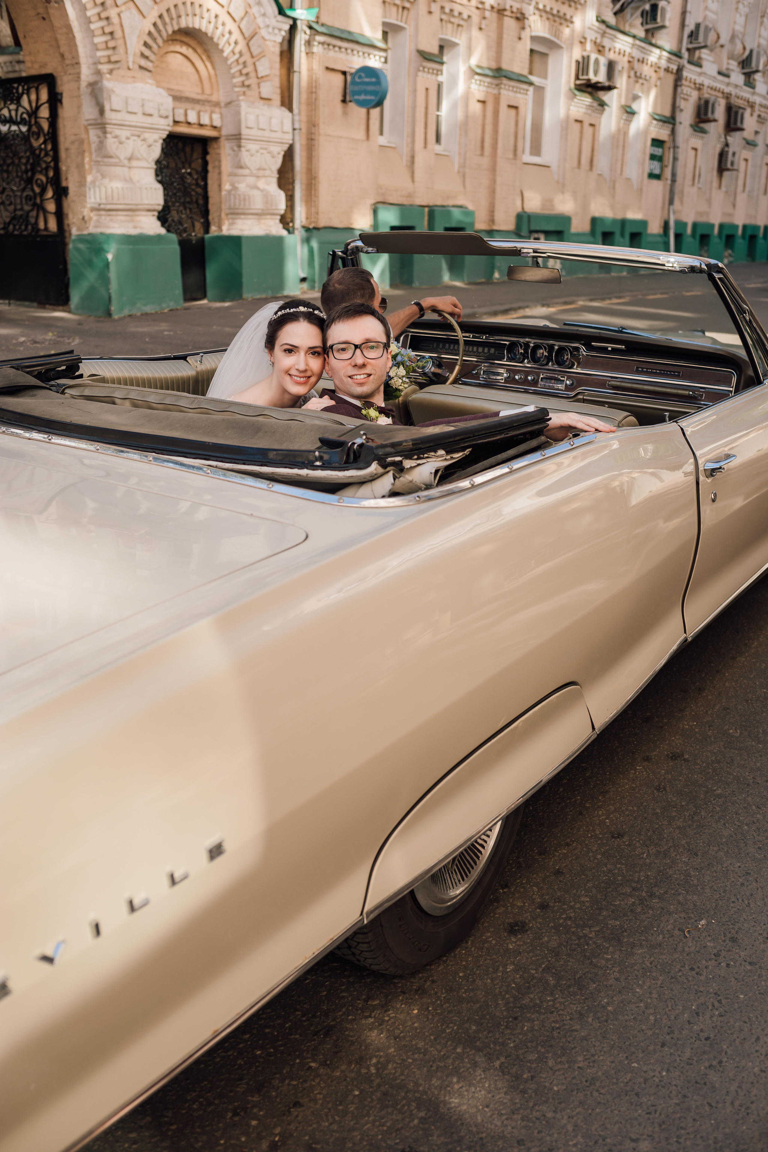 Олег и Вера. Венчание в католическом храме. Свадебный и семейный фотограф в Москве Евгения Лисина