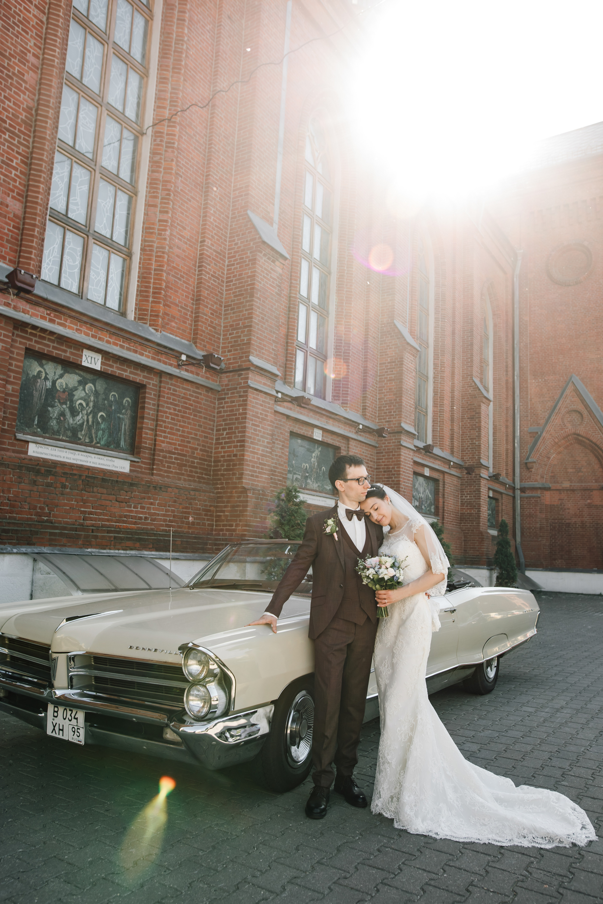 Олег и Вера. Венчание в католическом храме. Свадебный и семейный фотограф в Москве Евгения Лисина