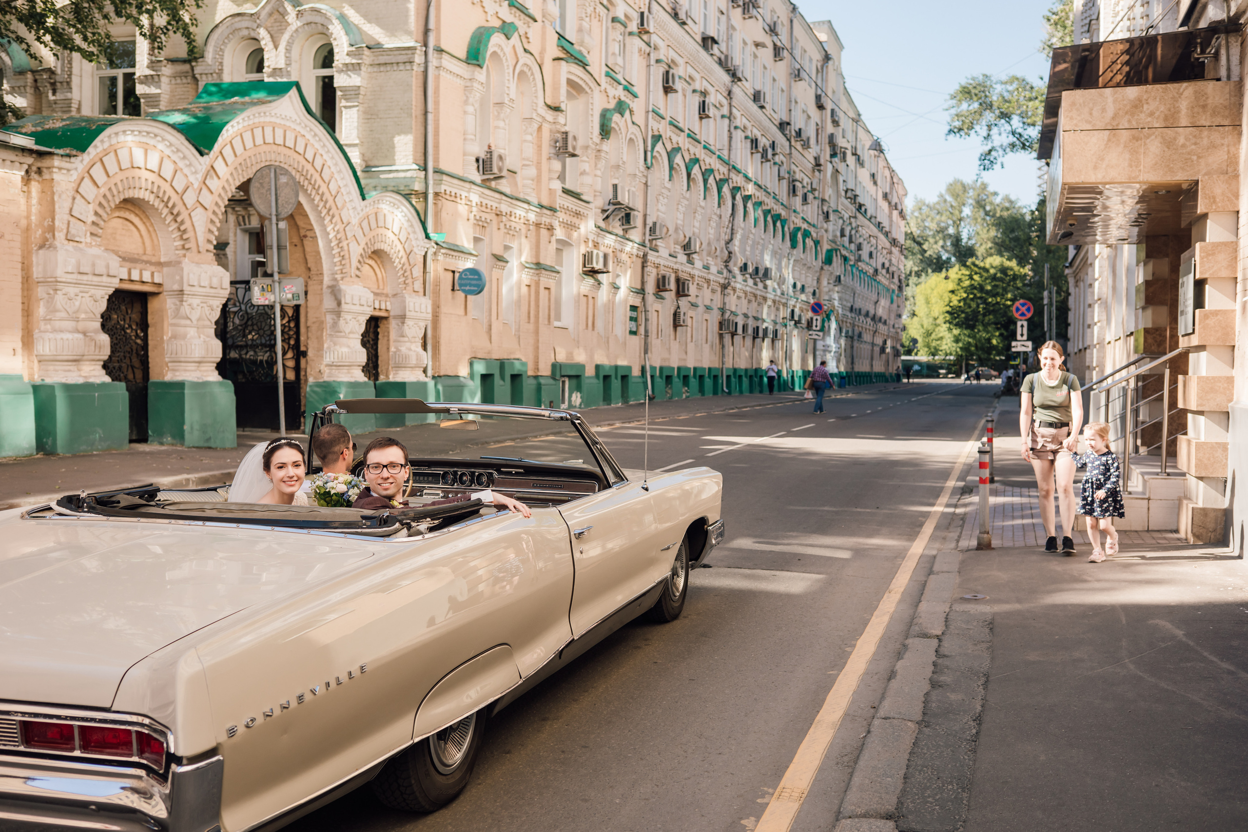 Олег и Вера. Венчание в католическом храме. Свадебный и семейный фотограф в Москве Евгения Лисина
