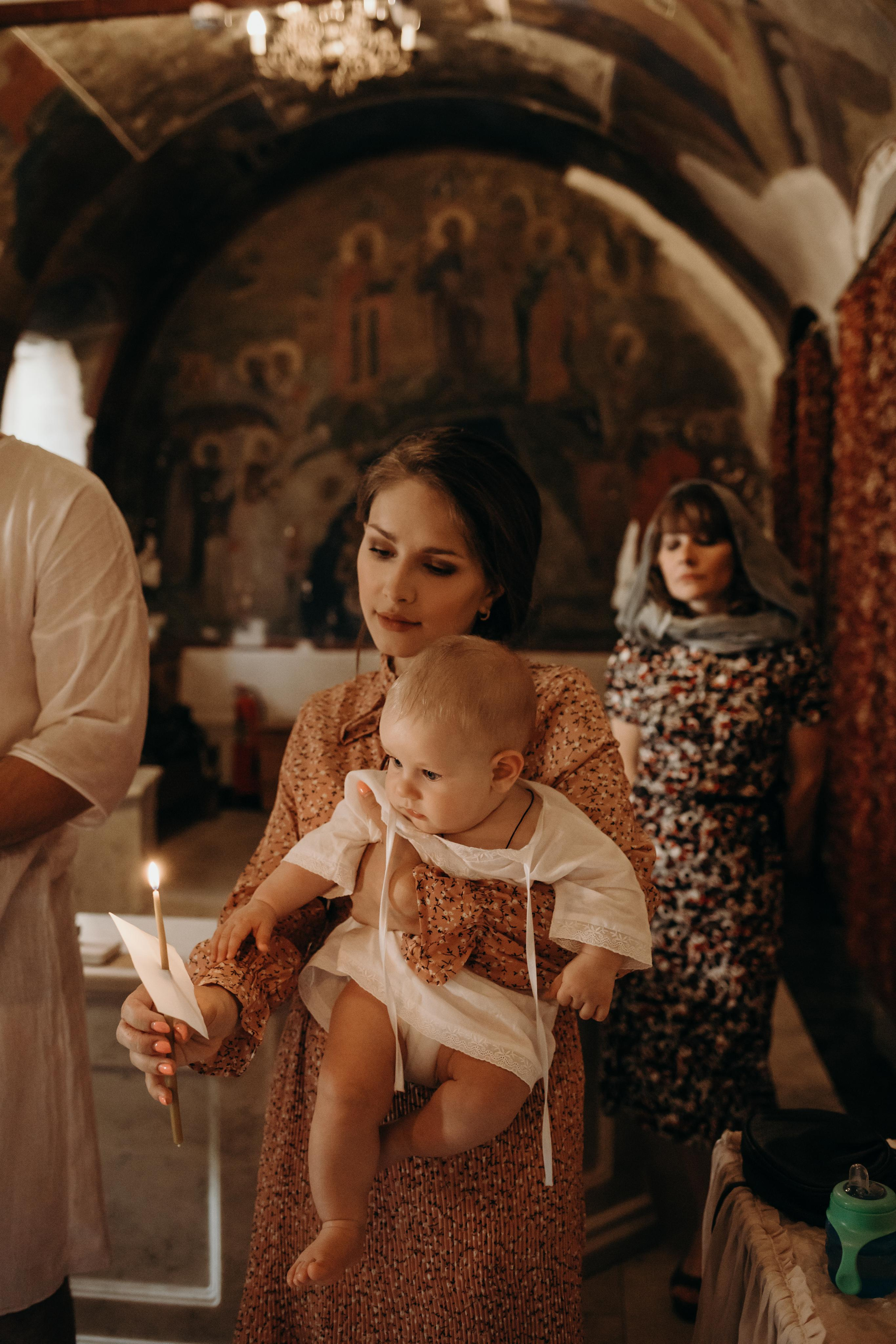 Фотоъемка крещения в Москве. Свадебный и семейный фотограф в Москве Евгения Лисина