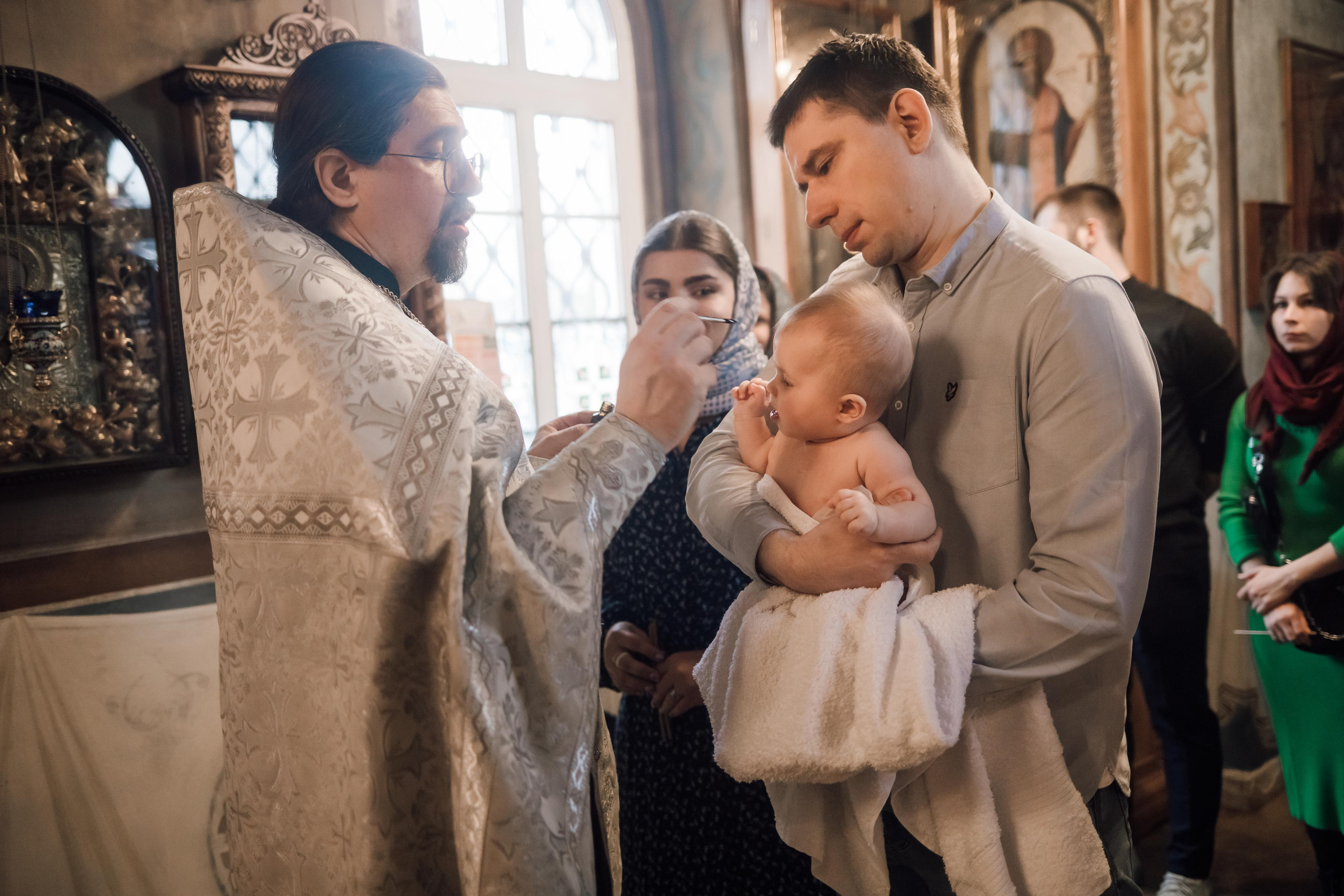 Фотоъемка крещения в Москве. Свадебный и семейный фотограф в Москве Евгения Лисина