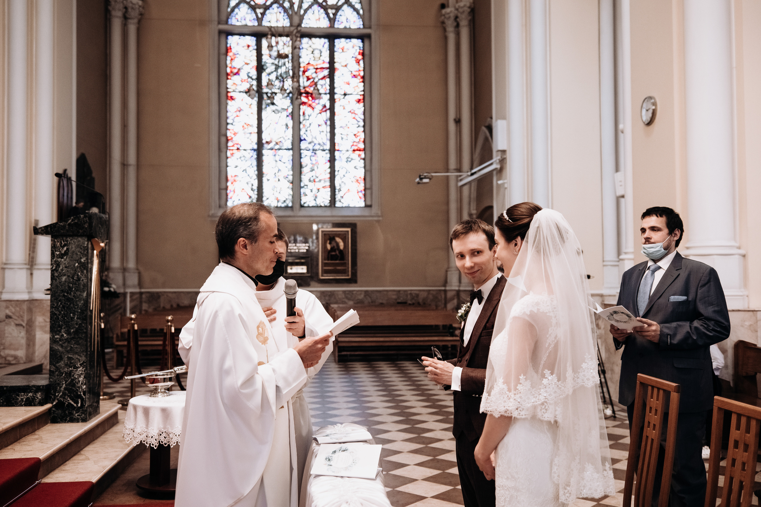 Олег и Вера. Венчание в католическом храме. Свадебный и семейный фотограф в Москве Евгения Лисина