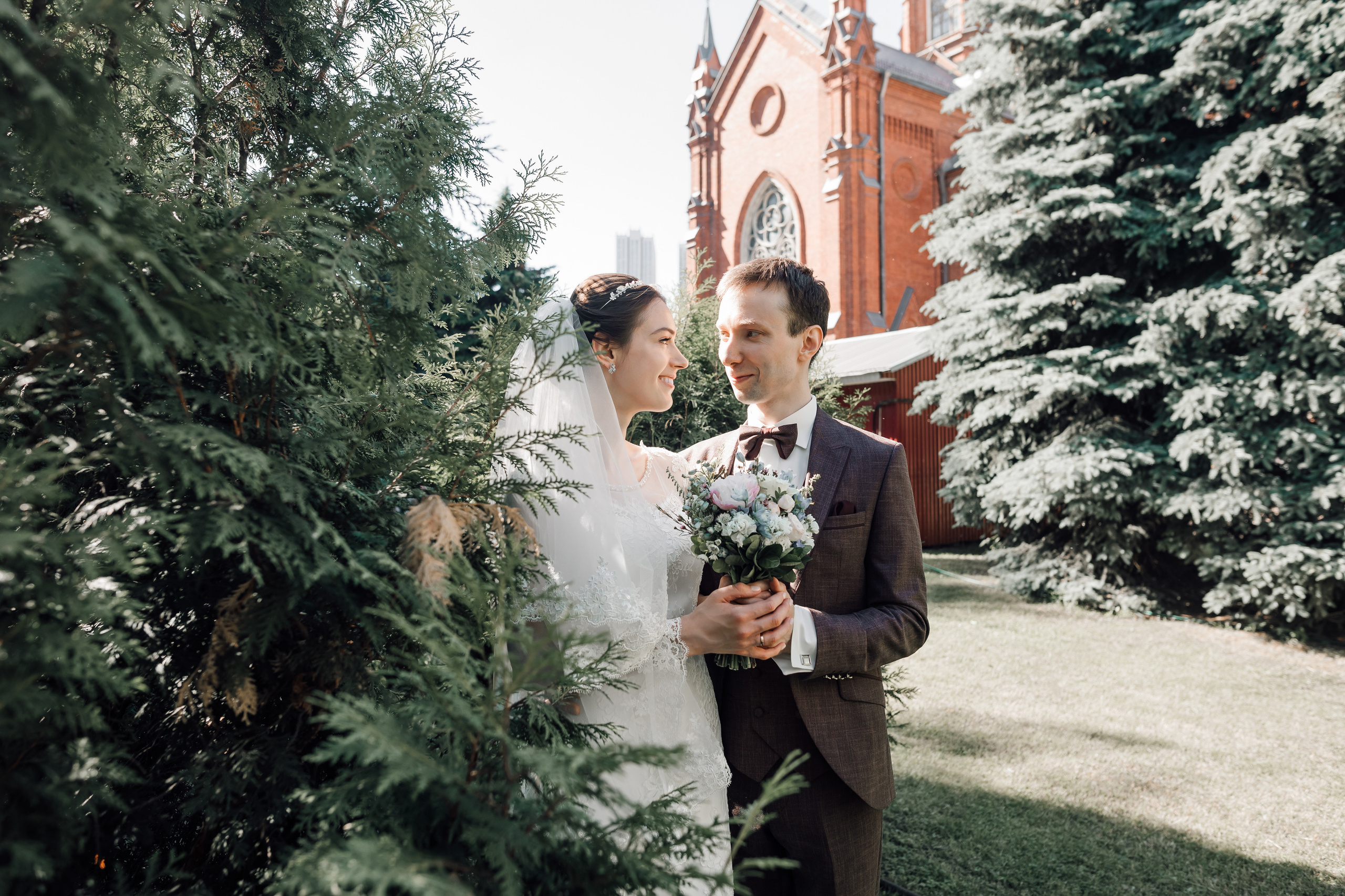 Олег и Вера. Венчание в католическом храме. Свадебный и семейный фотограф в Москве Евгения Лисина