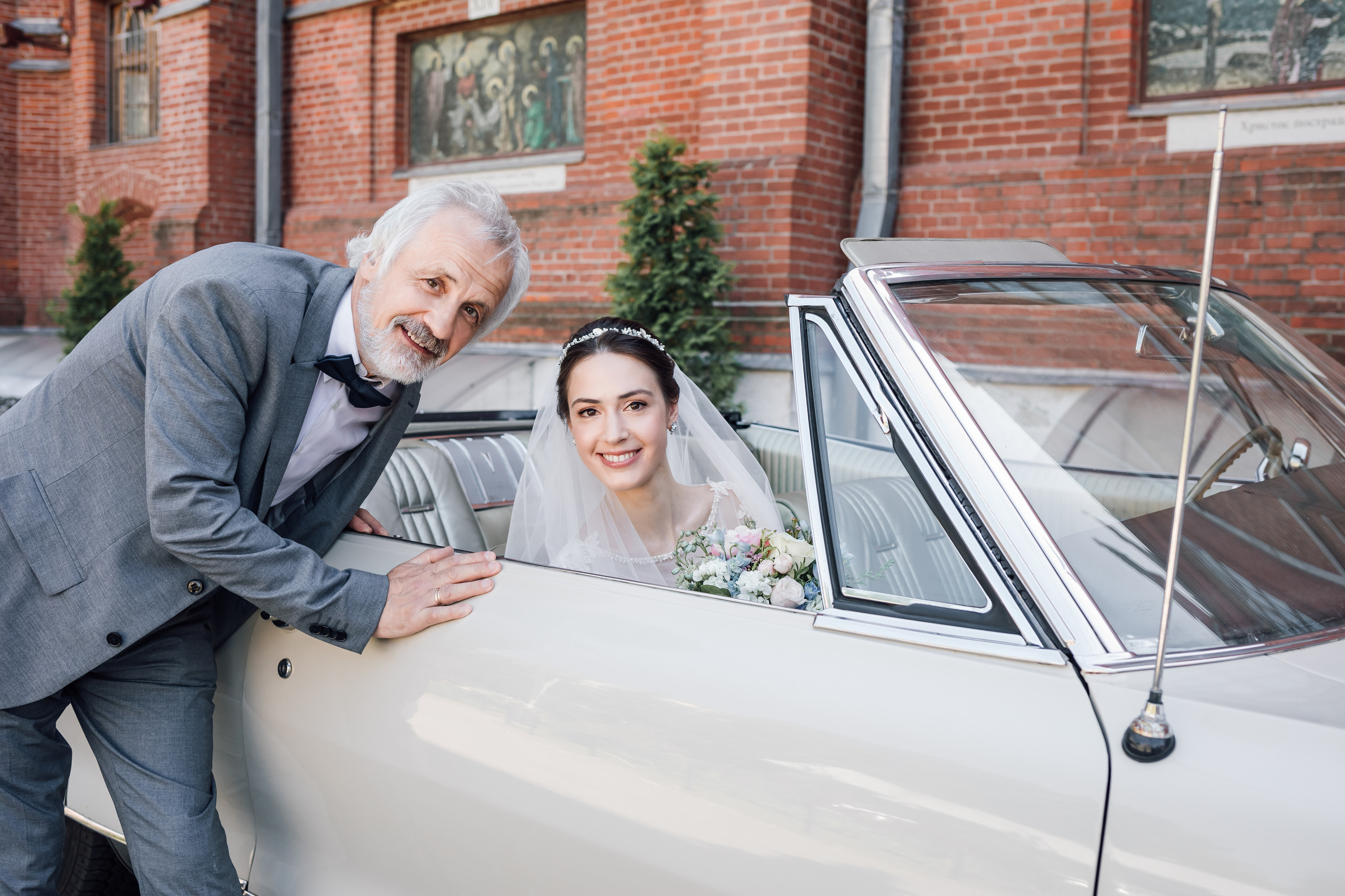 Олег и Вера. Венчание в католическом храме. Свадебный и семейный фотограф в Москве Евгения Лисина