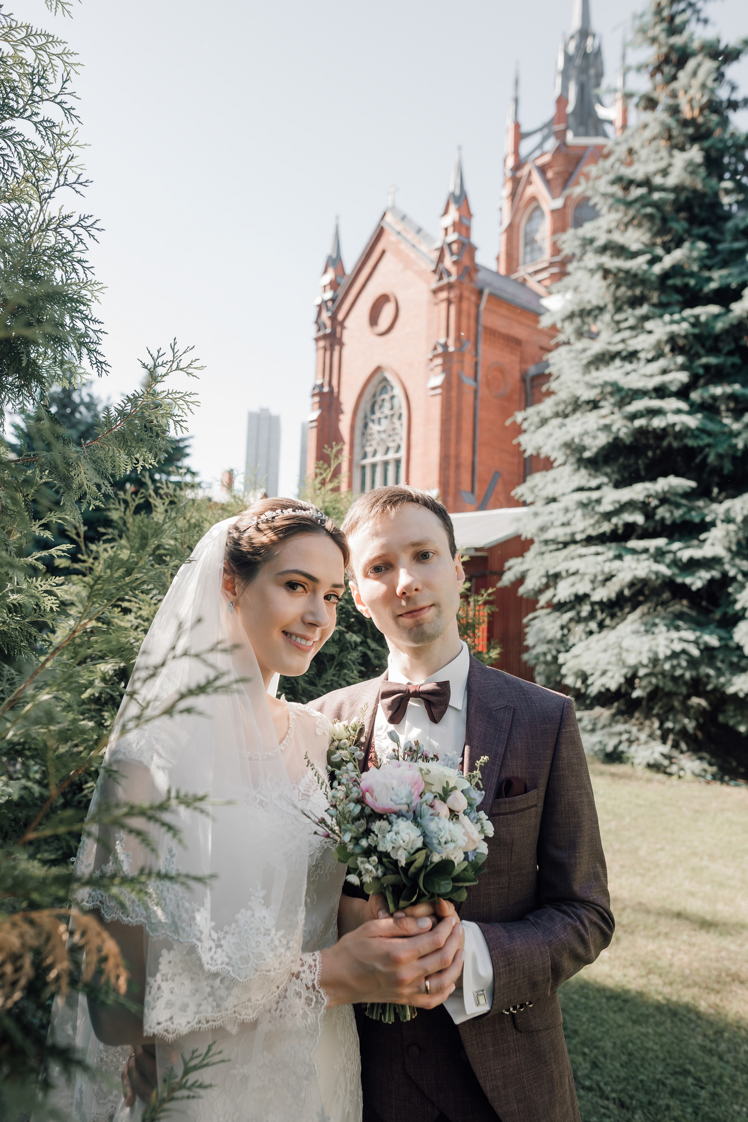 Олег и Вера. Венчание в католическом храме. Свадебный и семейный фотограф в Москве Евгения Лисина