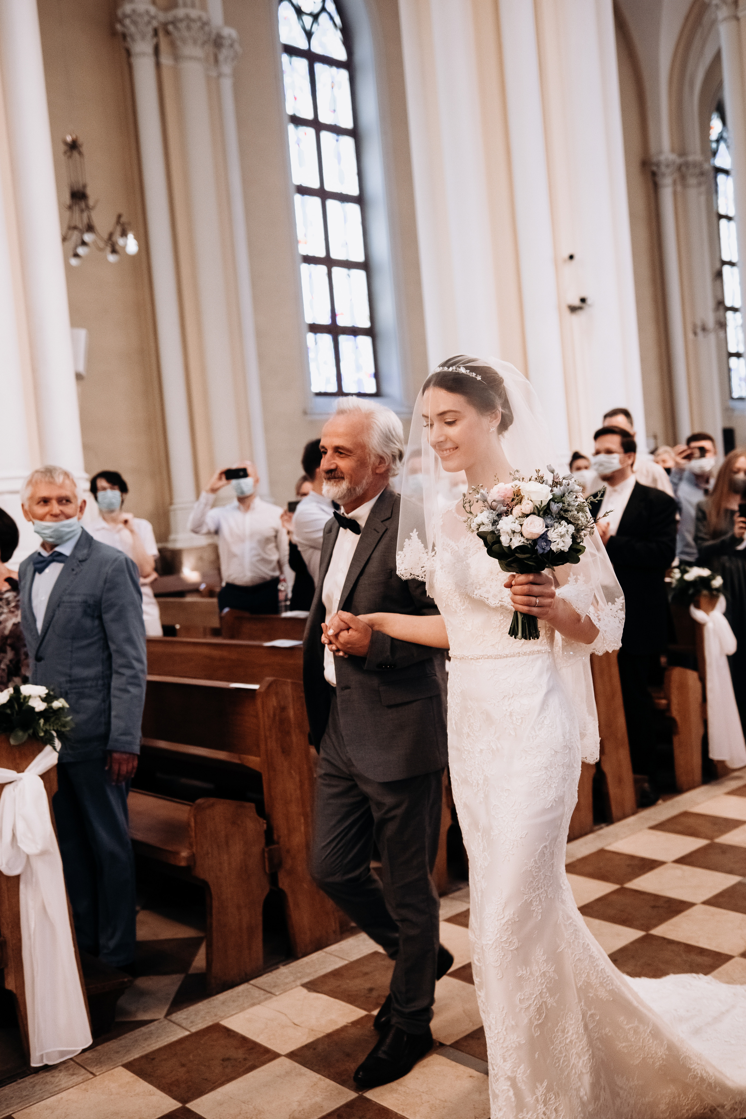 Олег и Вера. Венчание в католическом храме. Свадебный и семейный фотограф в Москве Евгения Лисина