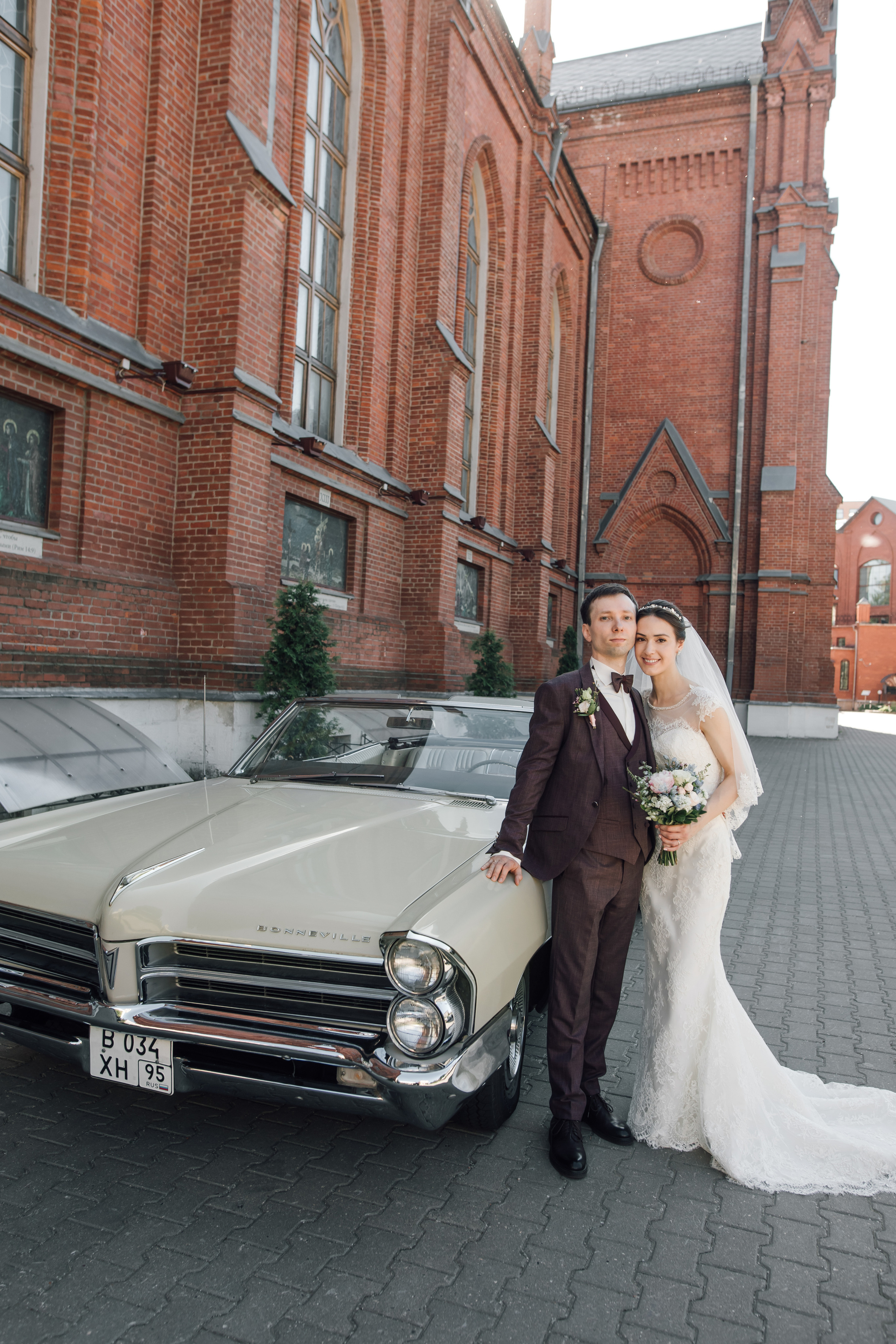 Олег и Вера. Венчание в католическом храме. Свадебный и семейный фотограф в Москве Евгения Лисина