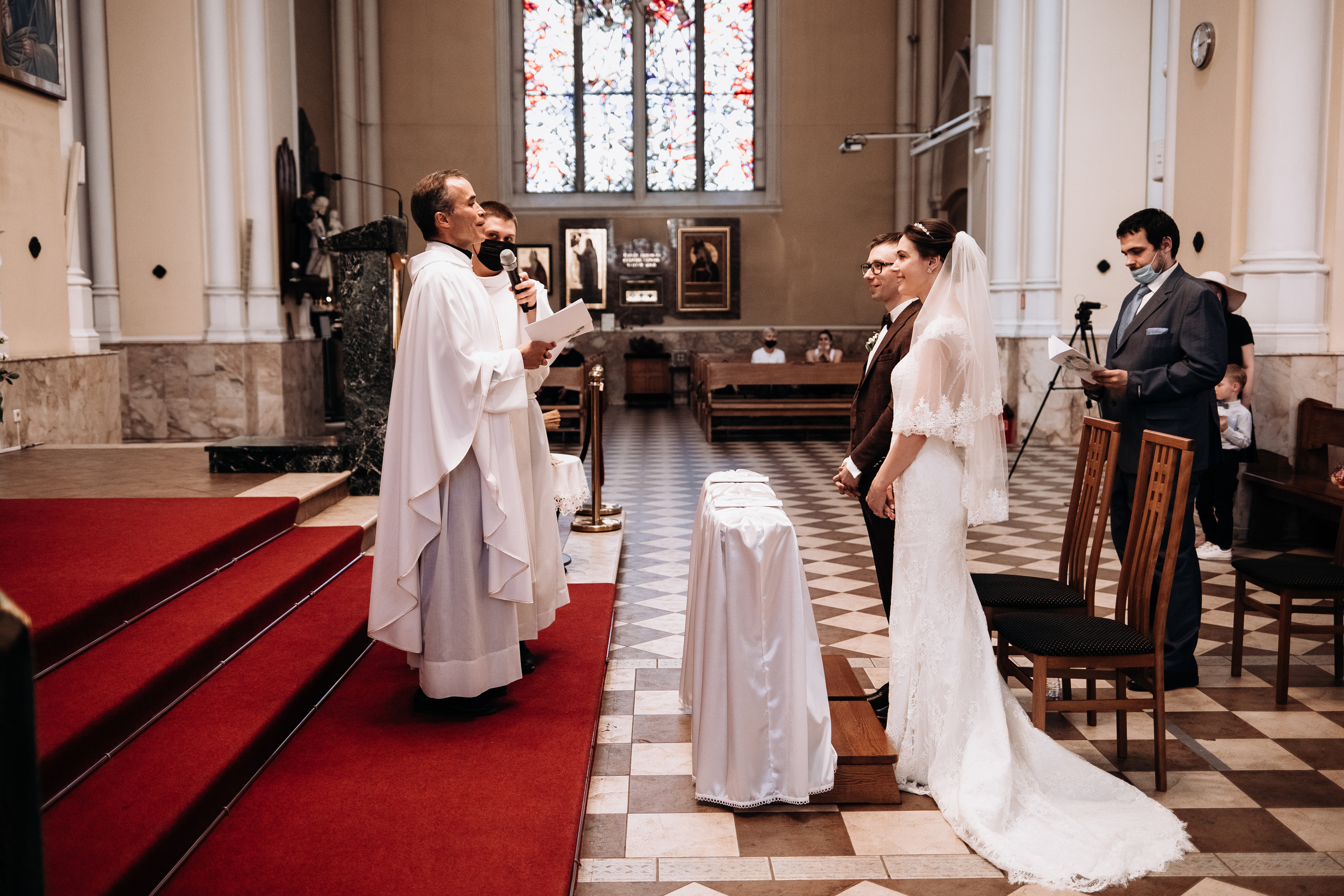 Олег и Вера. Венчание в католическом храме. Свадебный и семейный фотограф в Москве Евгения Лисина