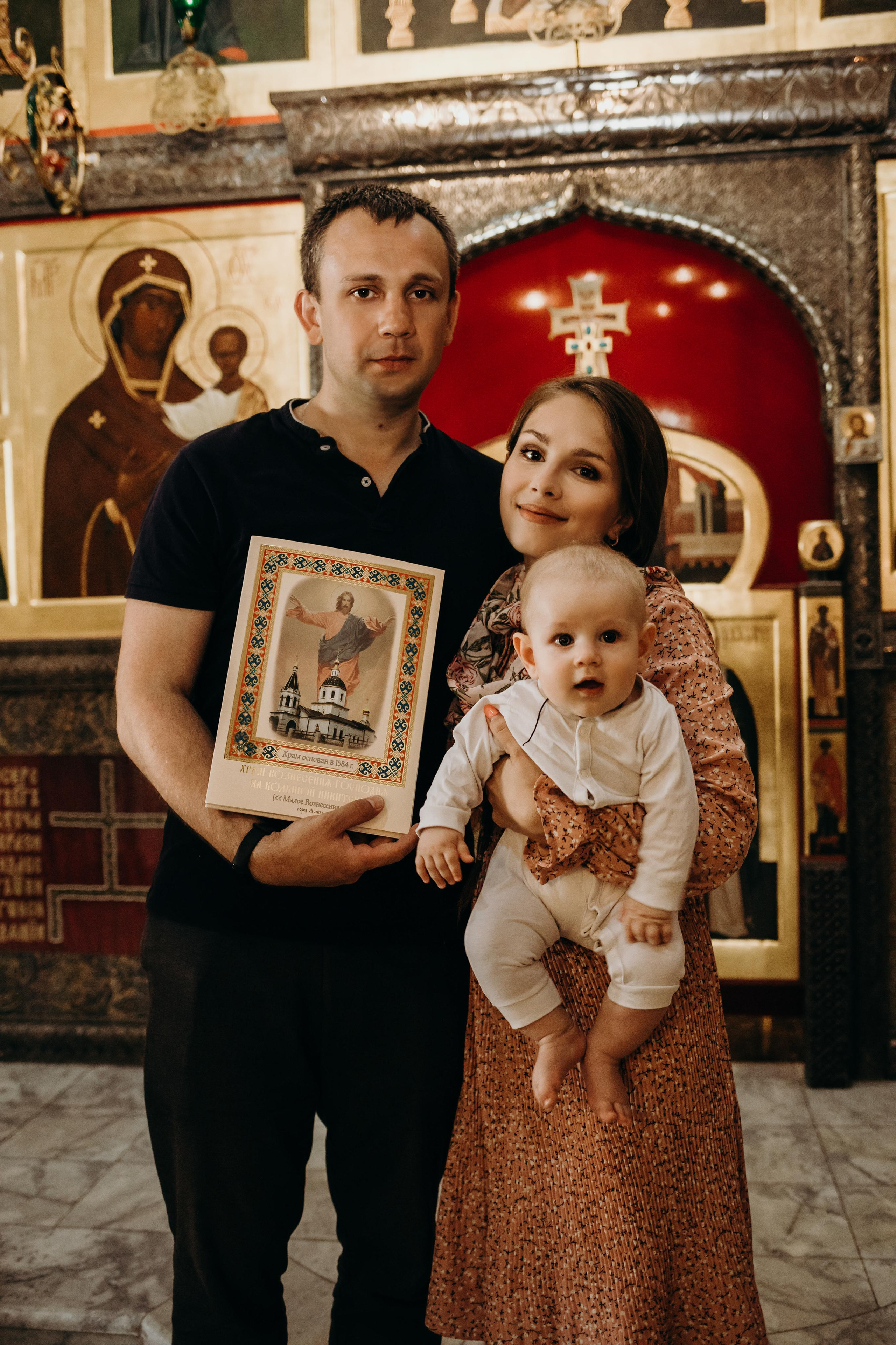 Фотоъемка крещения в Москве. Свадебный и семейный фотограф в Москве Евгения Лисина