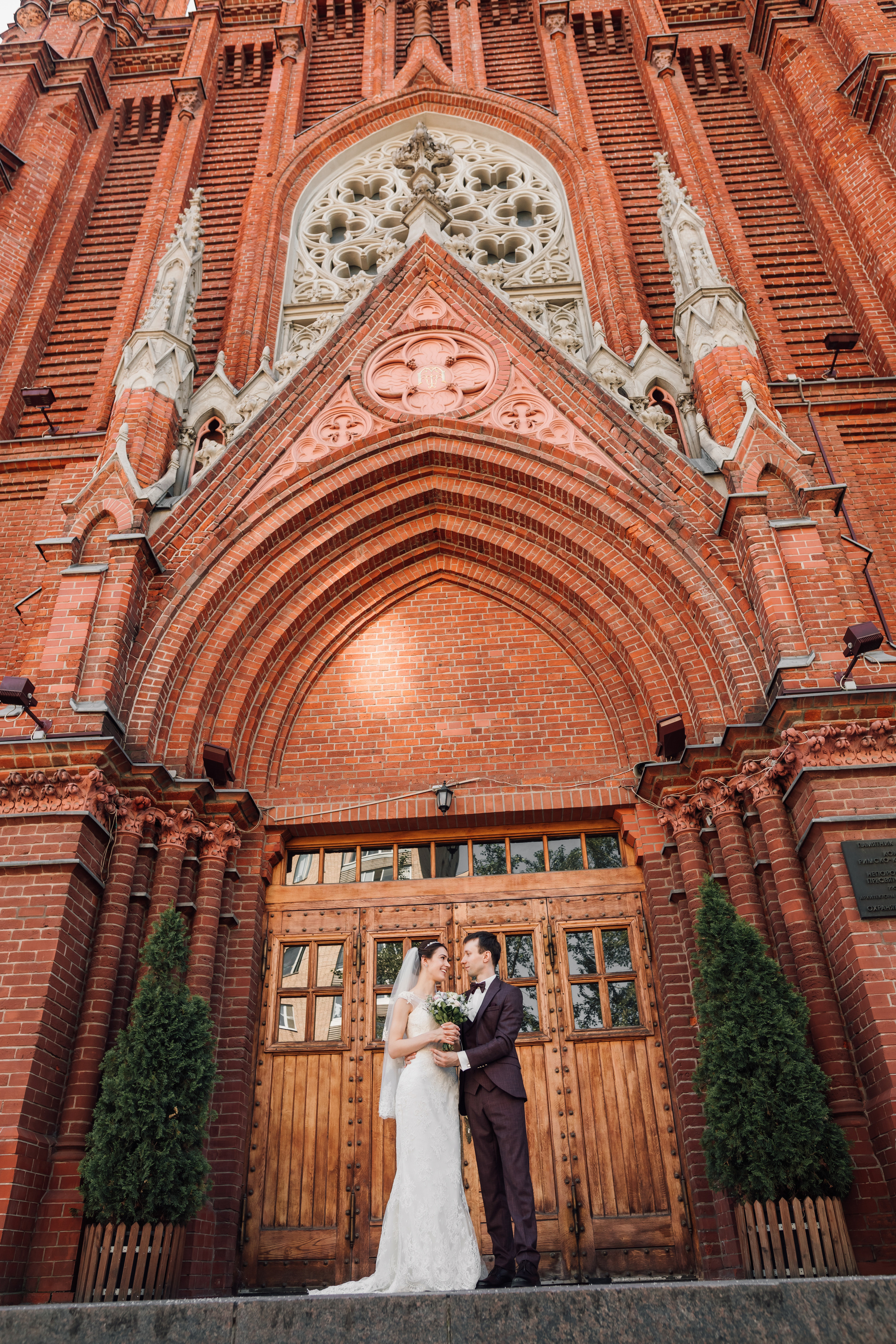Олег и Вера. Венчание в католическом храме. Свадебный и семейный фотограф в Москве Евгения Лисина