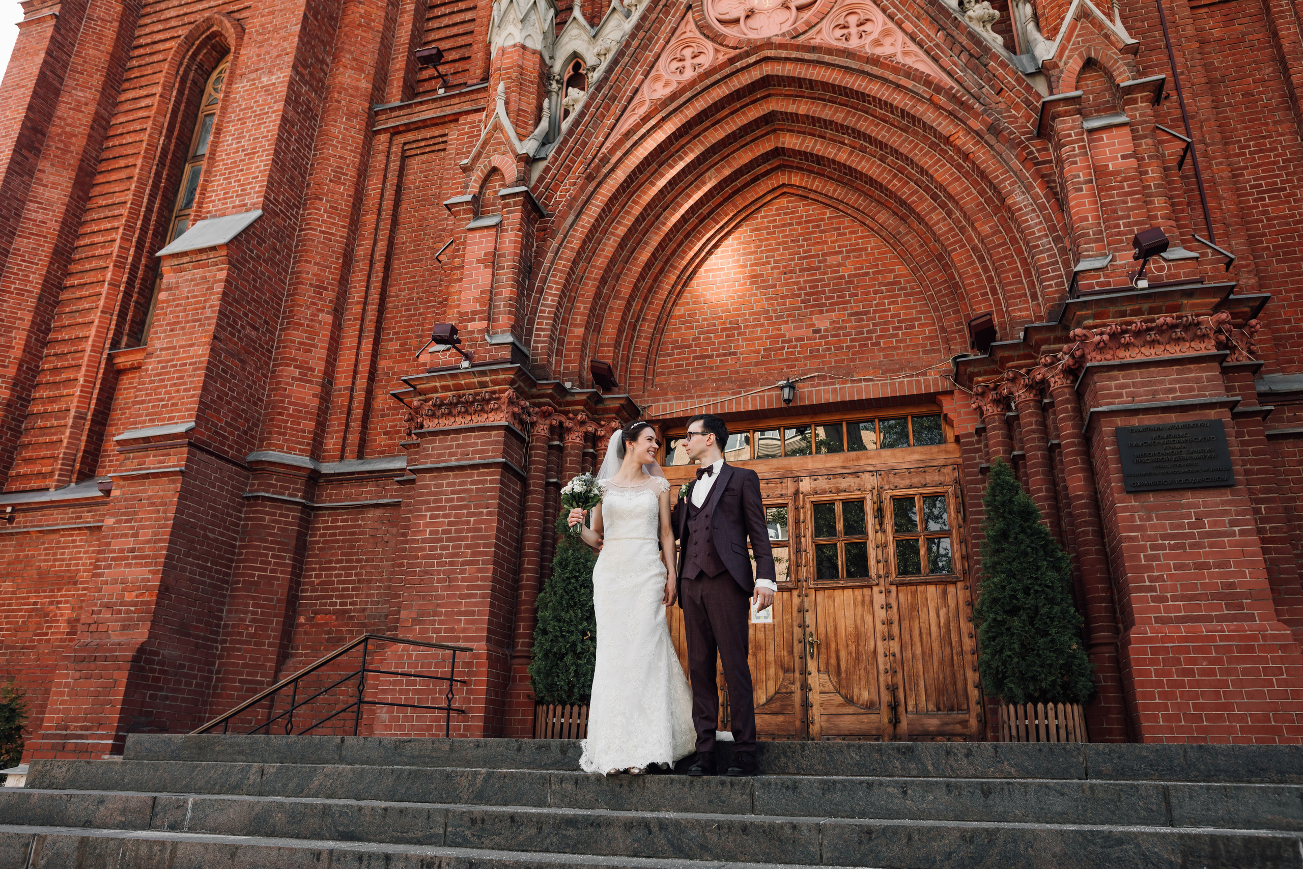 Олег и Вера. Венчание в католическом храме. Свадебный и семейный фотограф в Москве Евгения Лисина