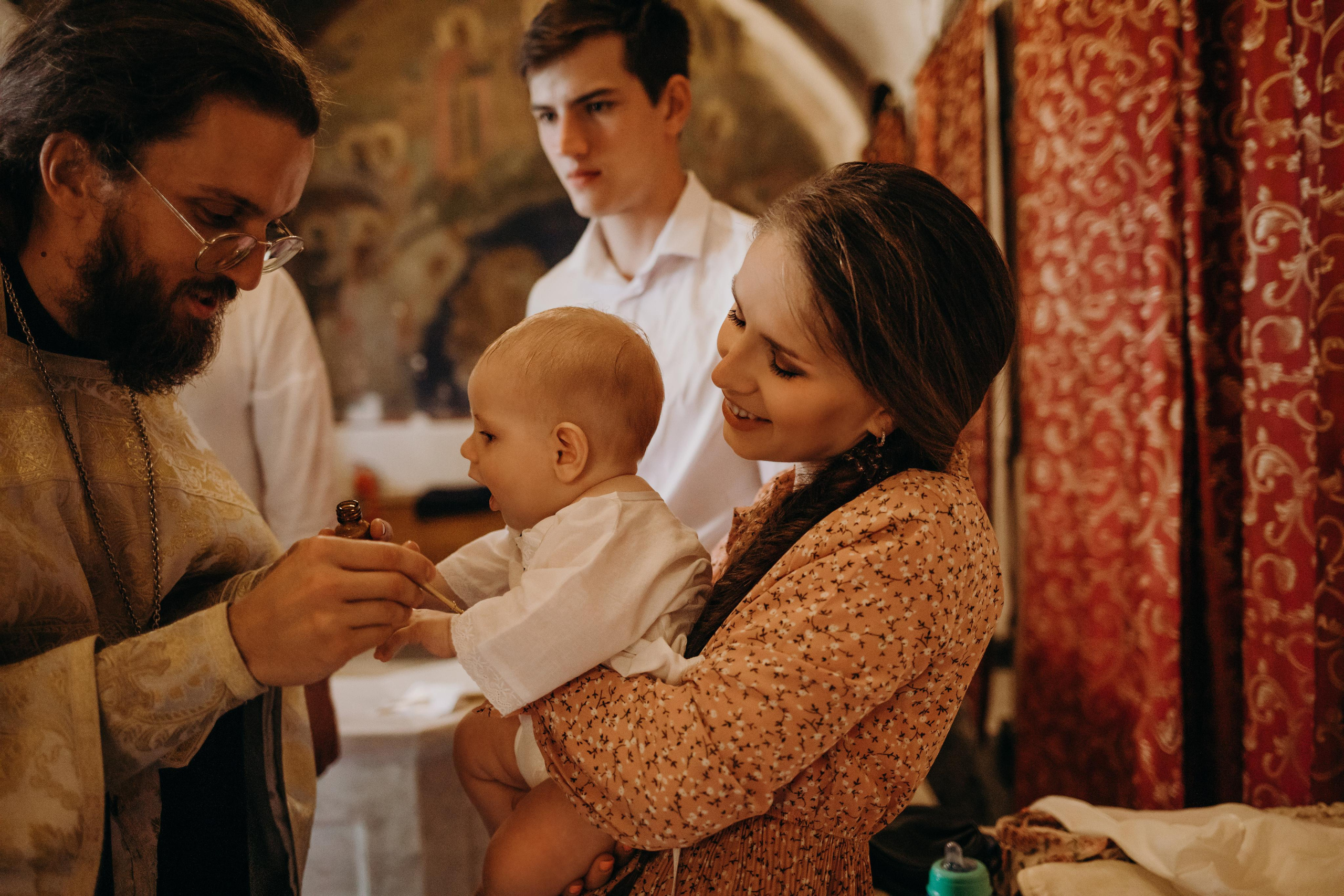 Фотоъемка крещения в Москве. Свадебный и семейный фотограф в Москве Евгения Лисина