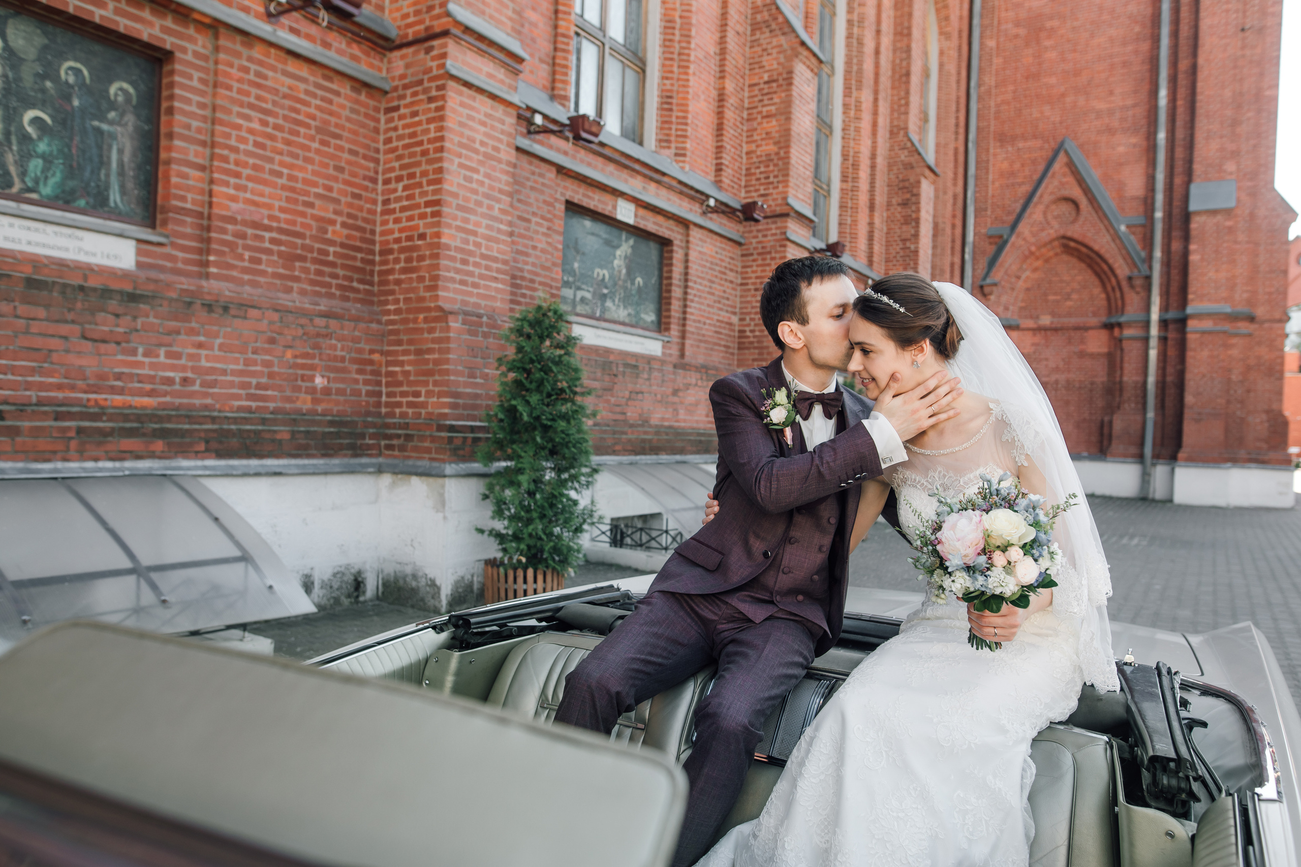 Олег и Вера. Венчание в католическом храме. Свадебный и семейный фотограф в Москве Евгения Лисина