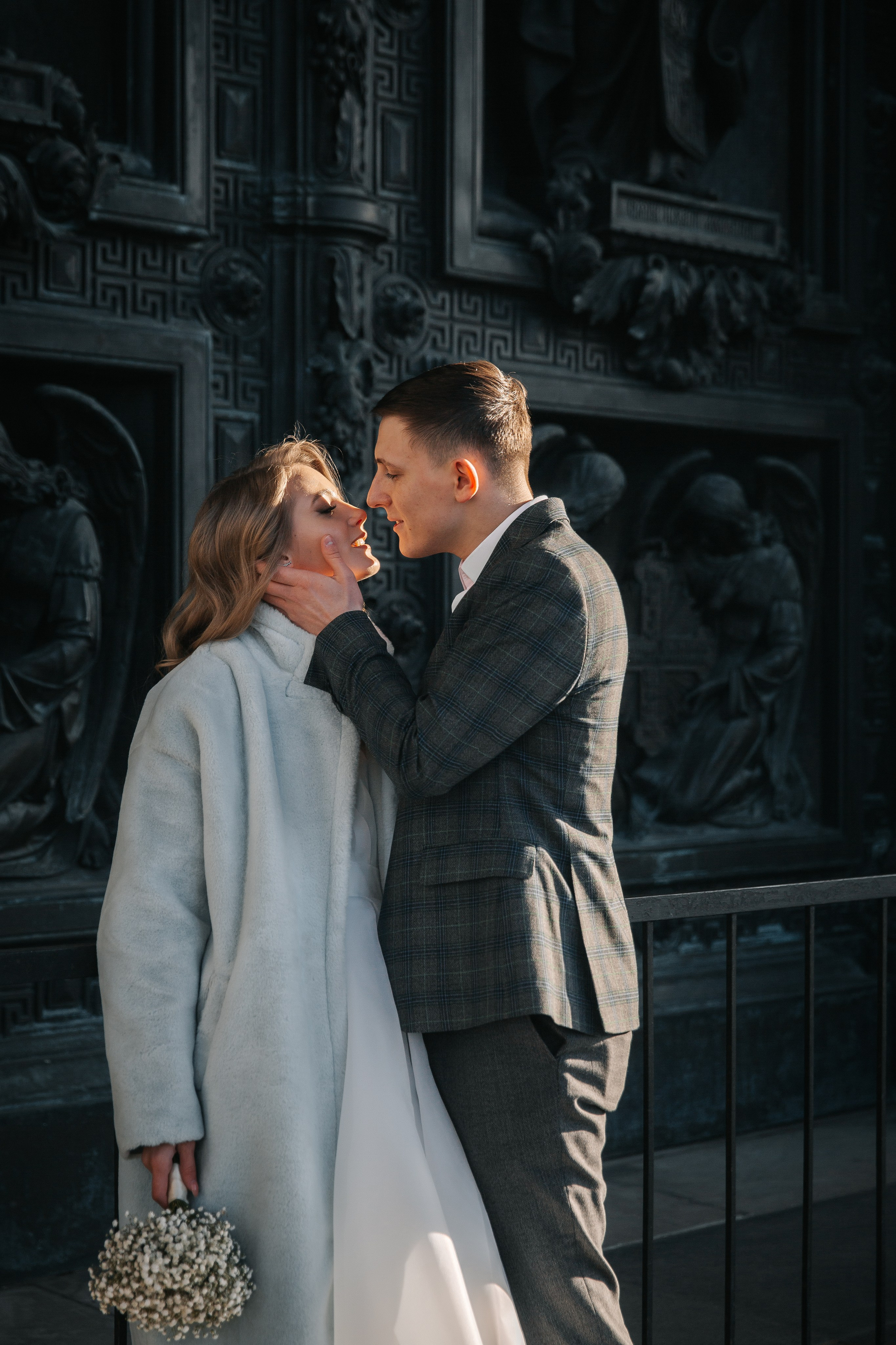 ДВОРЕЦ № 1 | Март, Исаакий, Английская набережная. Свадебный фотограф в Санкт-Петербурге Полина Корзухина