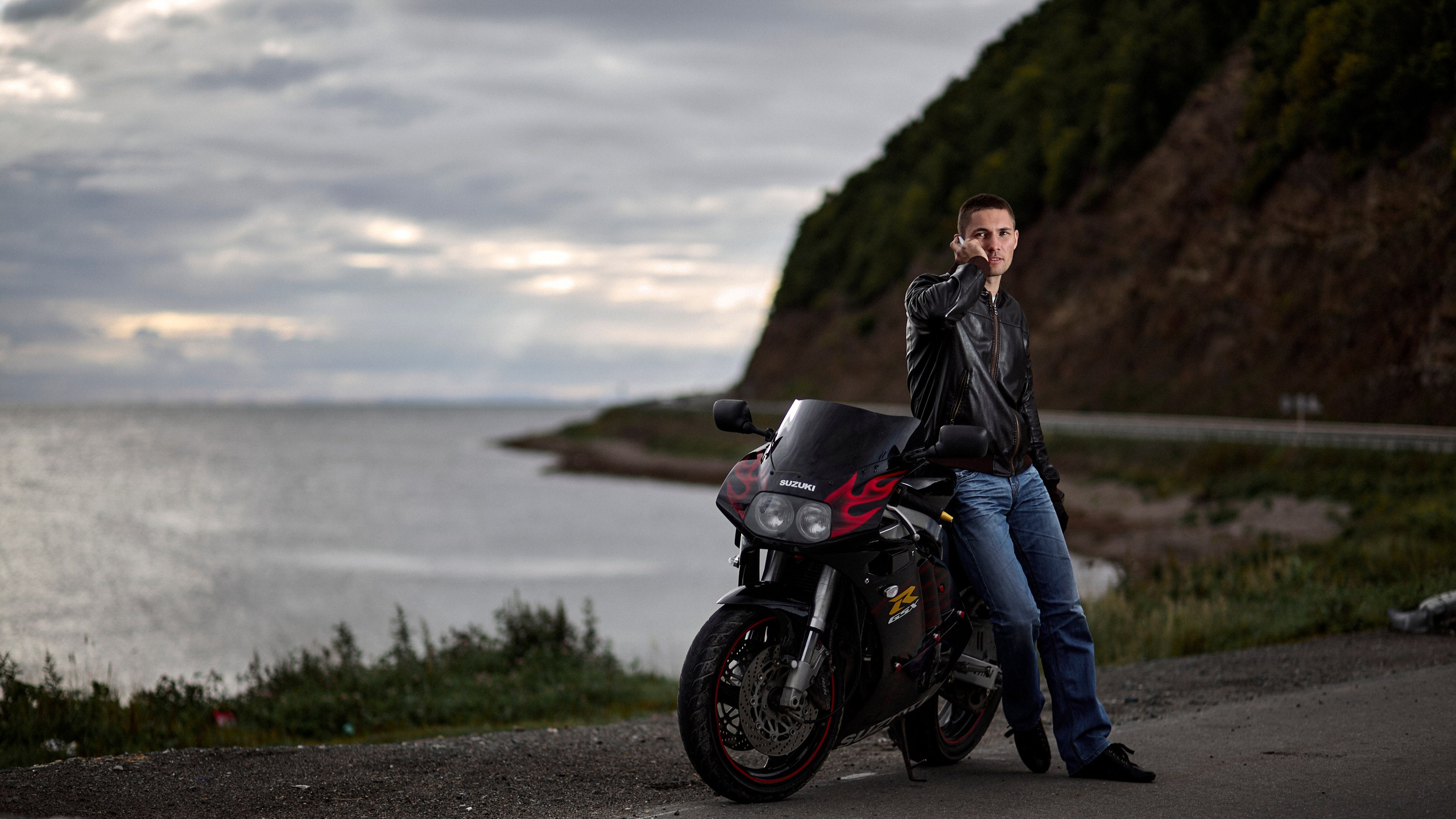 Парень, девушка, байк. Фотограф Андрей Серенков