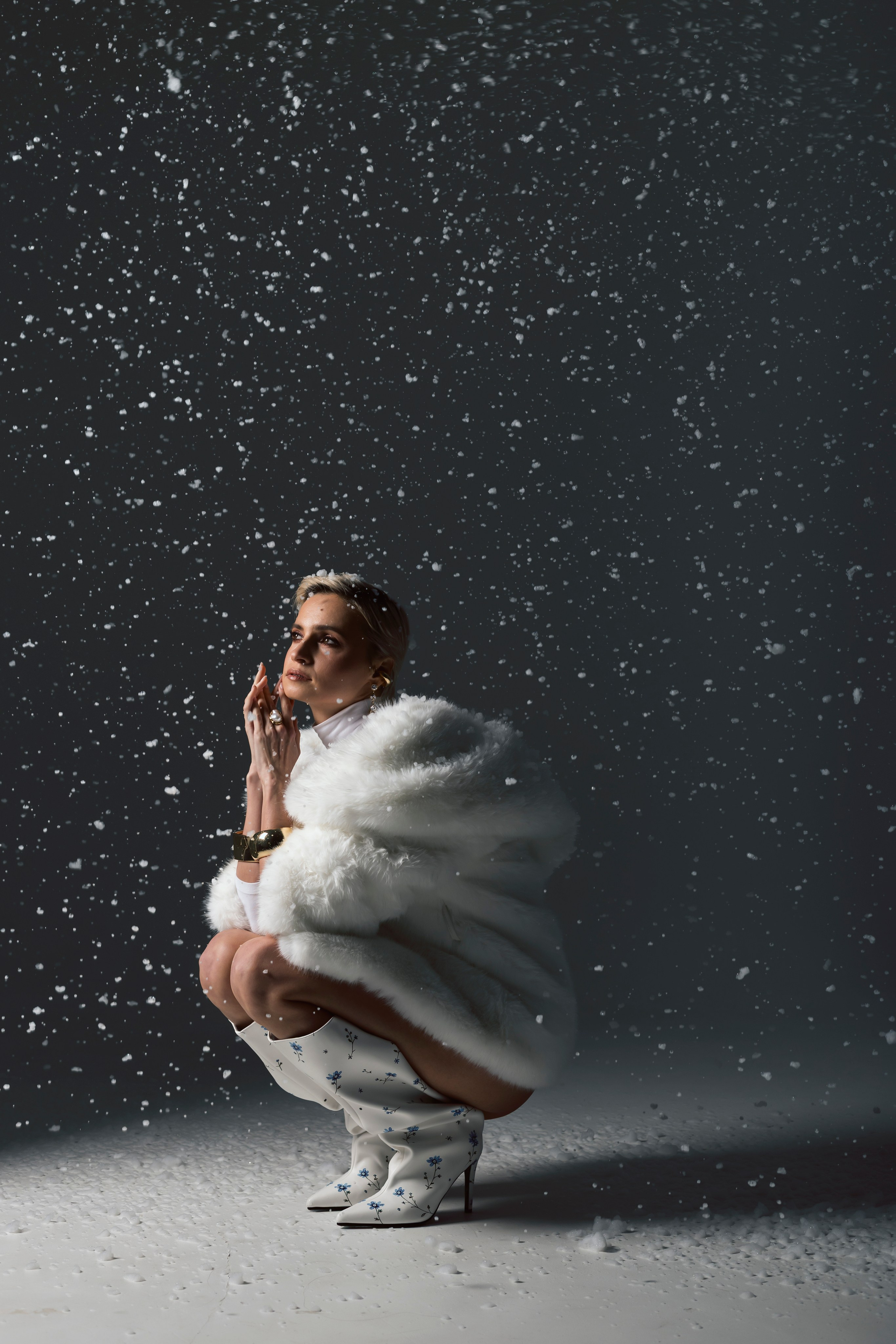 Женская фотосессия в фотостудии. Профессиональный фотограф в Москве