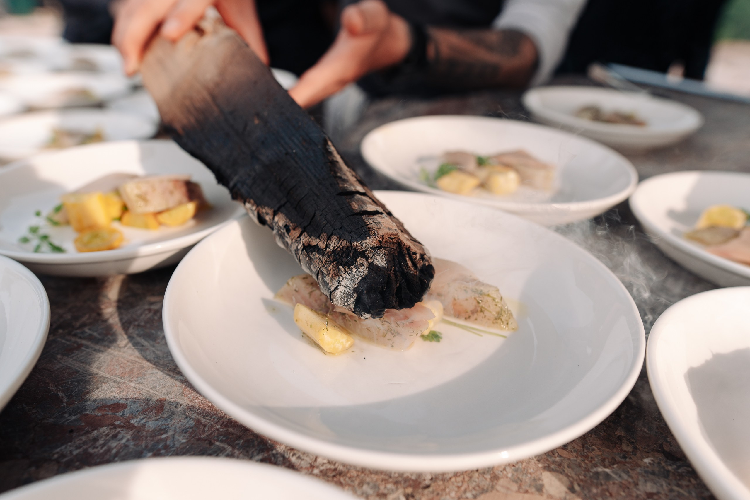 Дикий ужин. Репортажный фотограф Красноярск Алекс Чампакхам