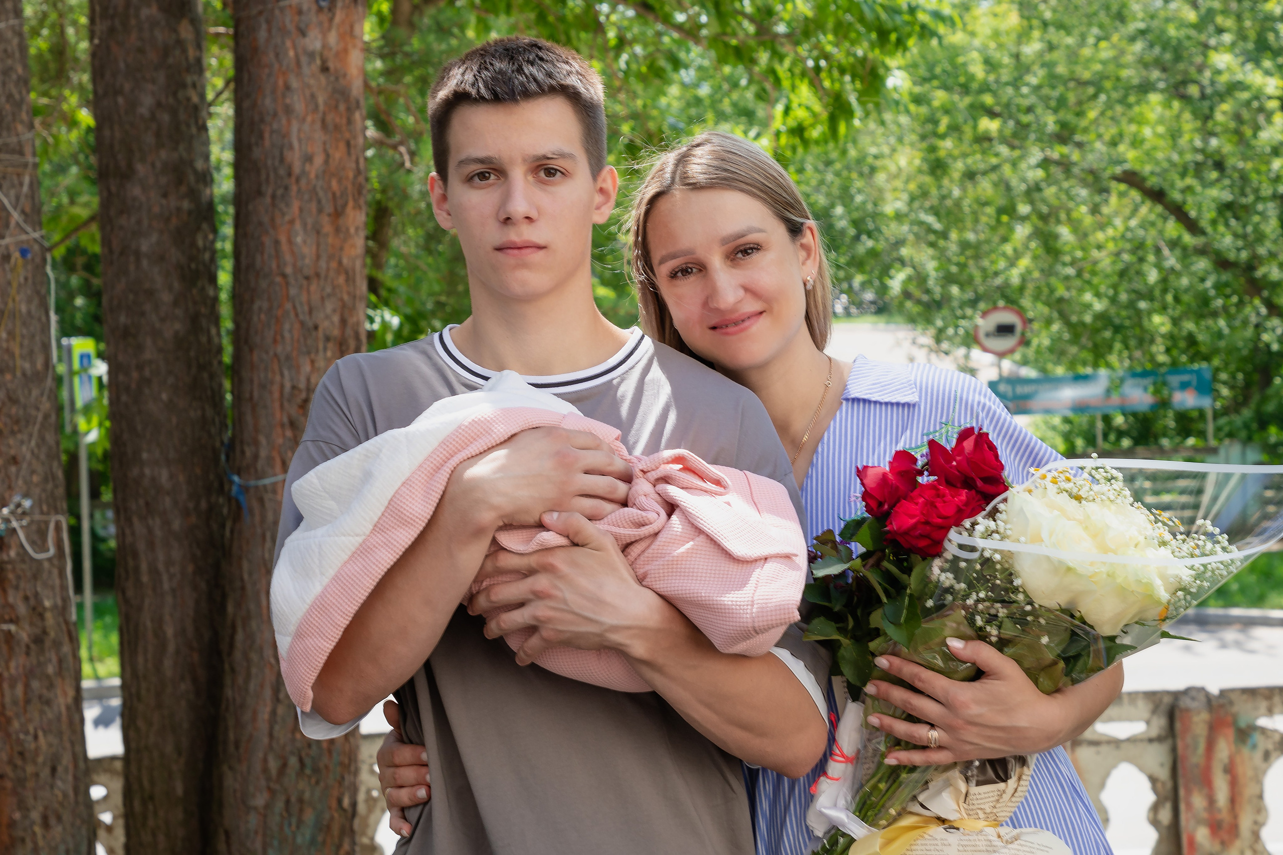 Выписка из роддома. Свадебный, семейный, школьный Фотограф и видеограф Худаноговы Александр и Ирина г. Зеленогорск, Красноярск