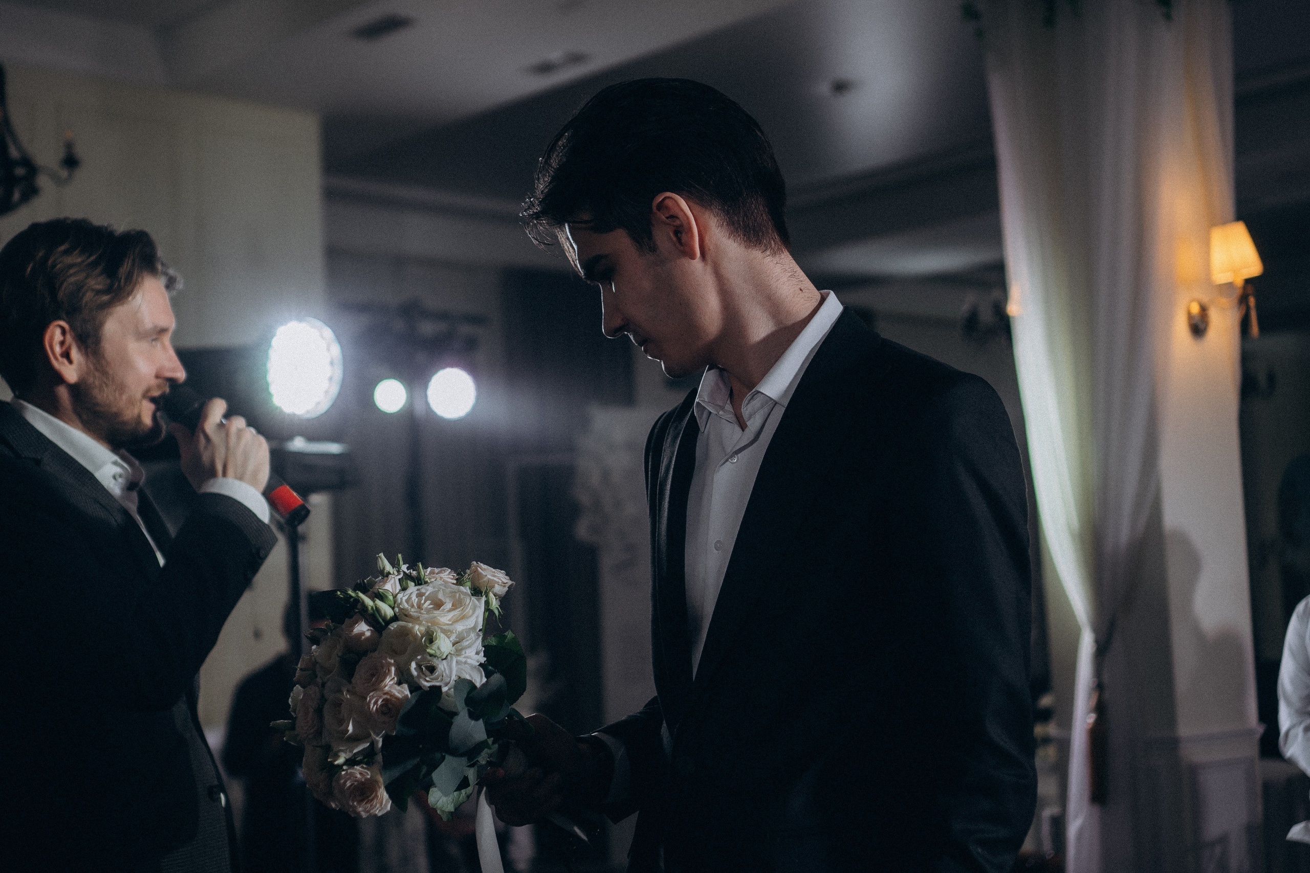 СВАДЕБНАЯ СЬЕМКА СБОРОВ В ОТЕЛЕ И ВЫЕЗД НА ЦЕРЕМОНИЮ (СНЯТО В СИБИРЕ В НИЖНЕВАРТОВСКЕ). Профессиональный фотограф, Санкт-Петербург — Виктория Богомолова