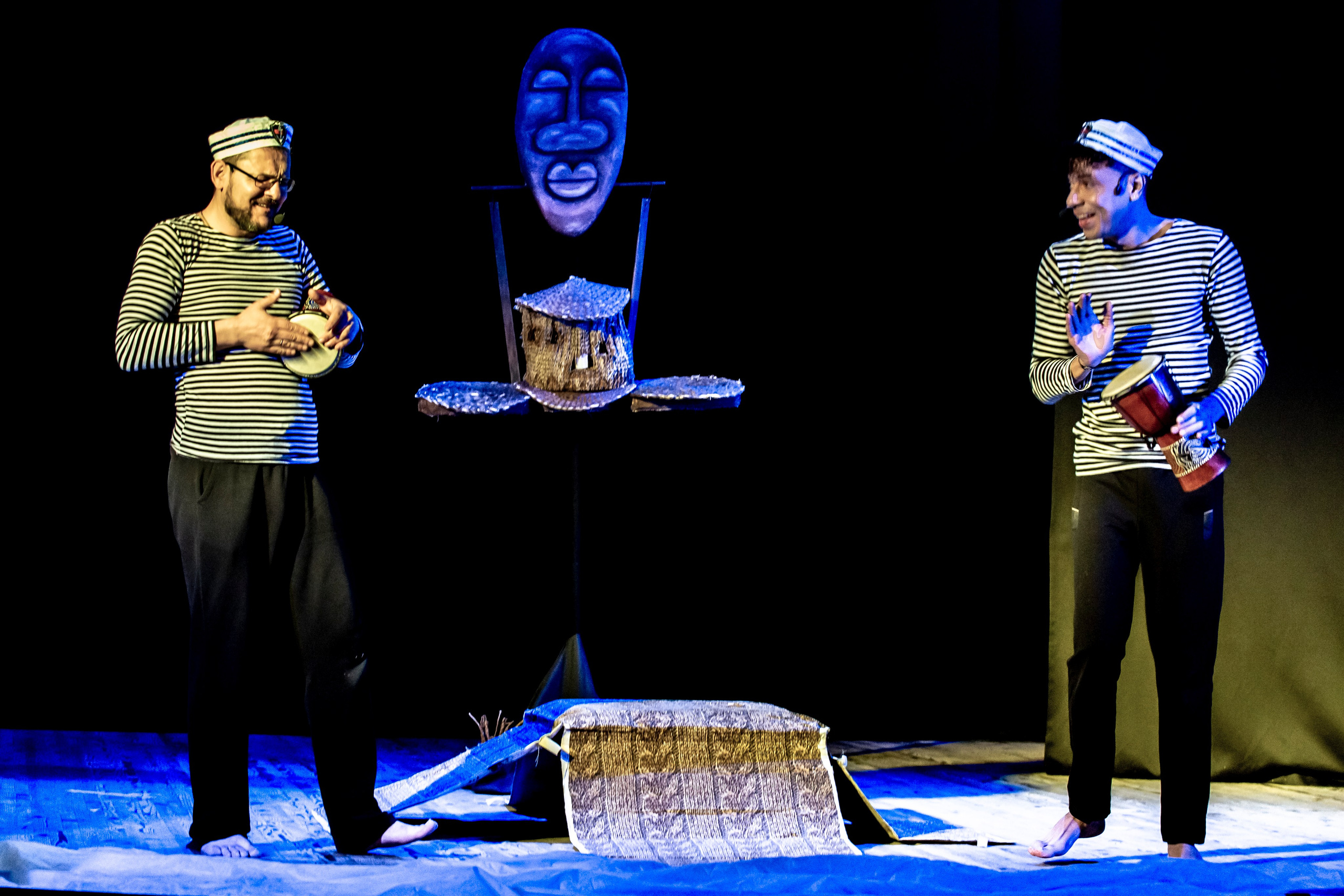 Жирафа и носорог спектакль театра Саквояж. Фотограф в Сочи Юрий Шептаев