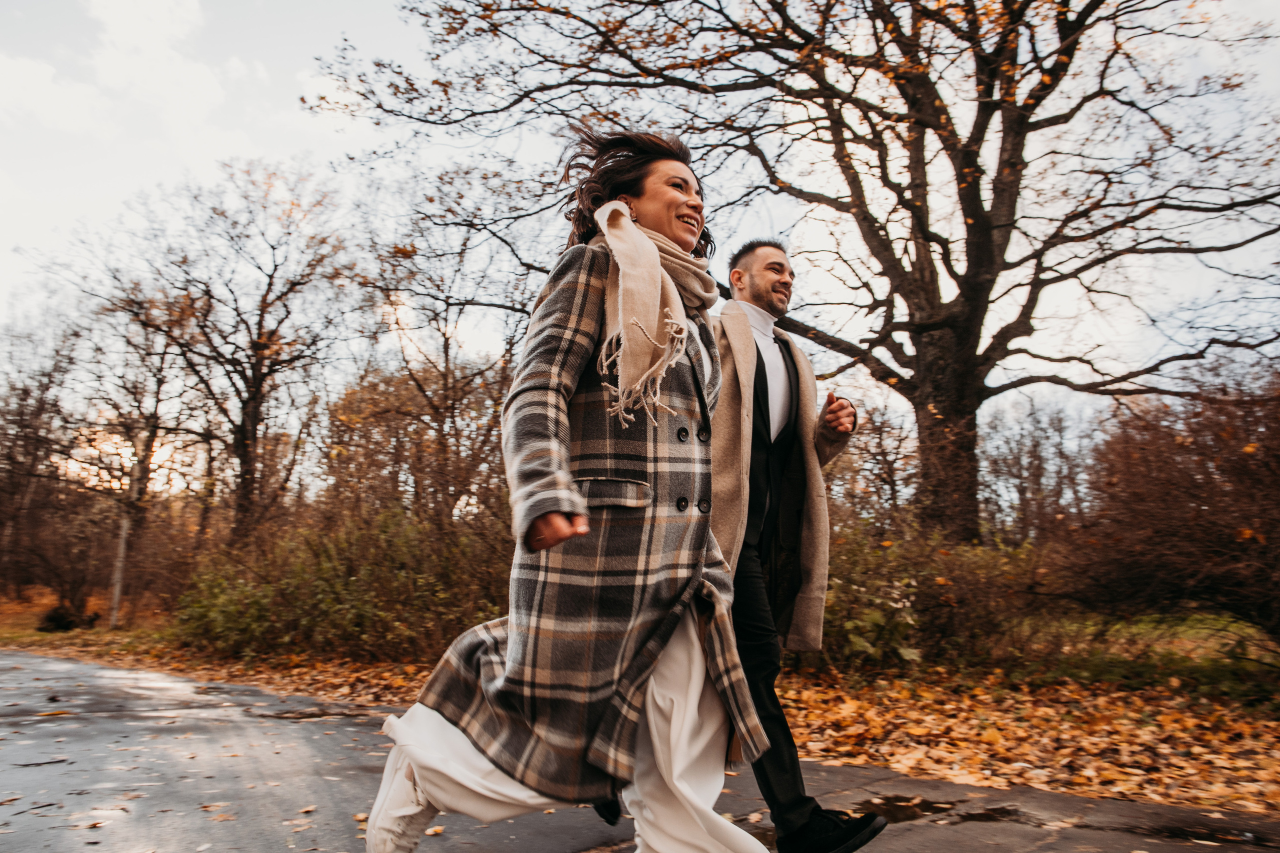 жених и невеста осенью