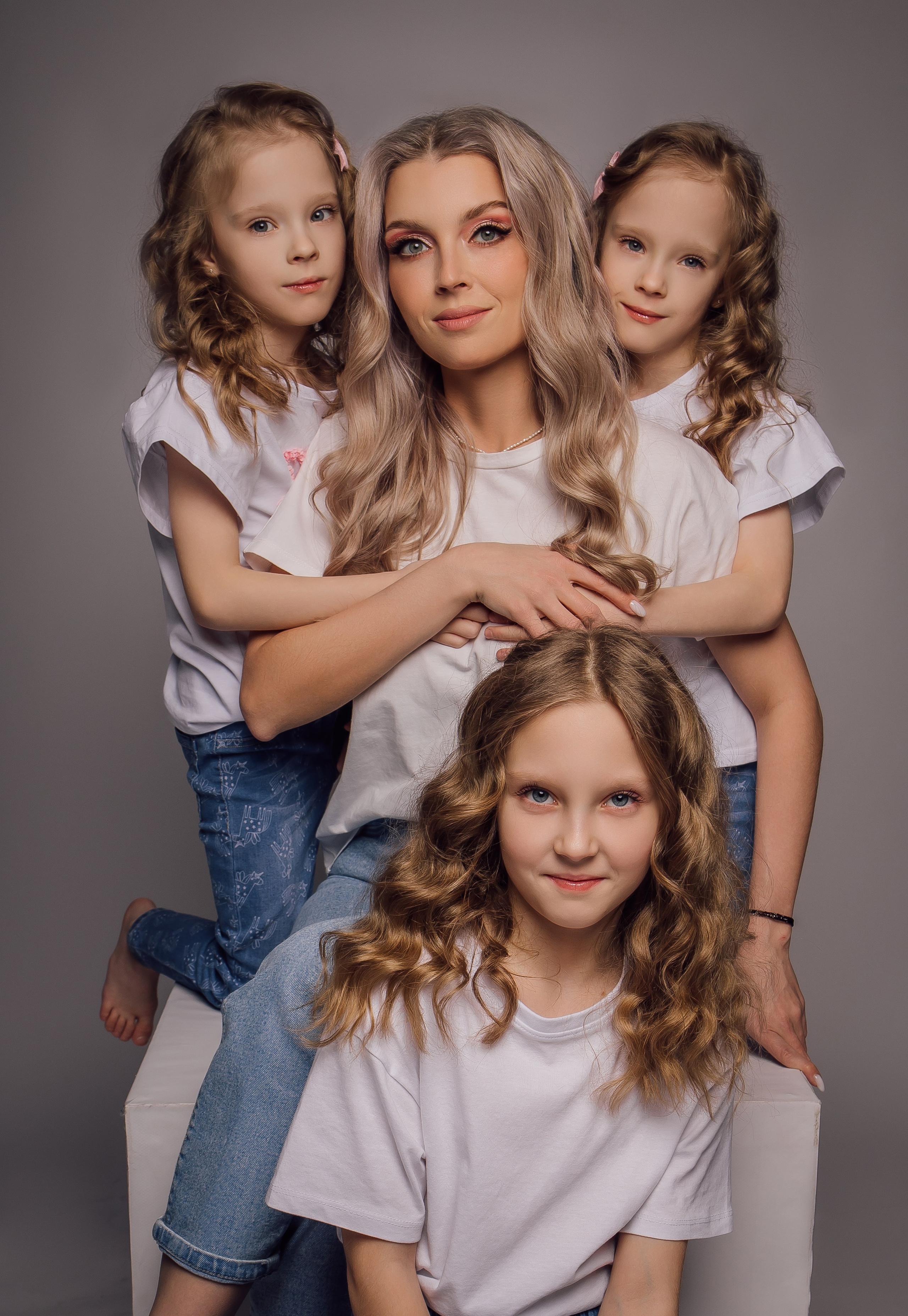 Валя, Вика, Вероника, Аня