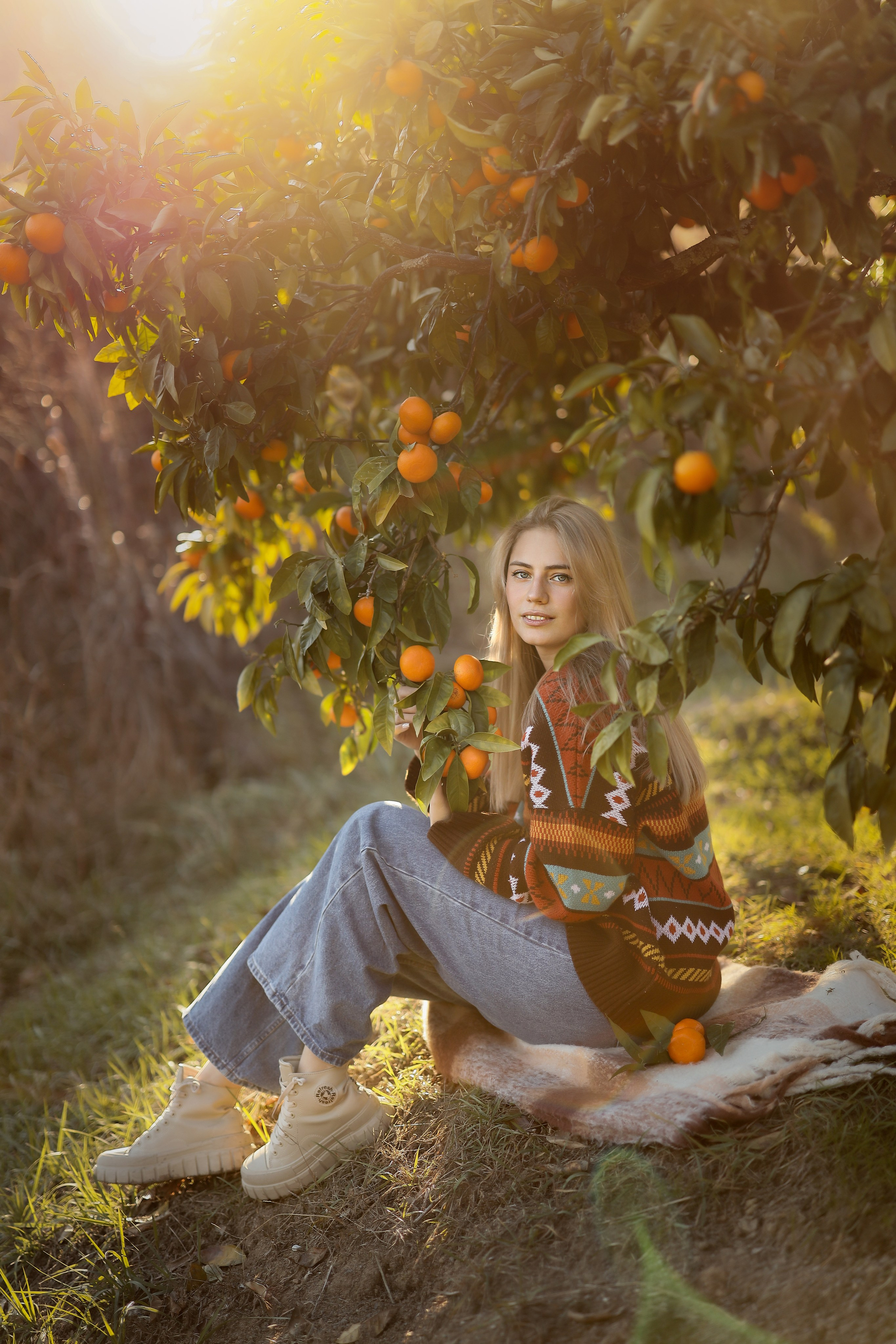 Фотосессия в мандариновом саду в Новом Афоне, Абхазия. Свадебный и семейный фотограф в Абхазии Жанна Соснина