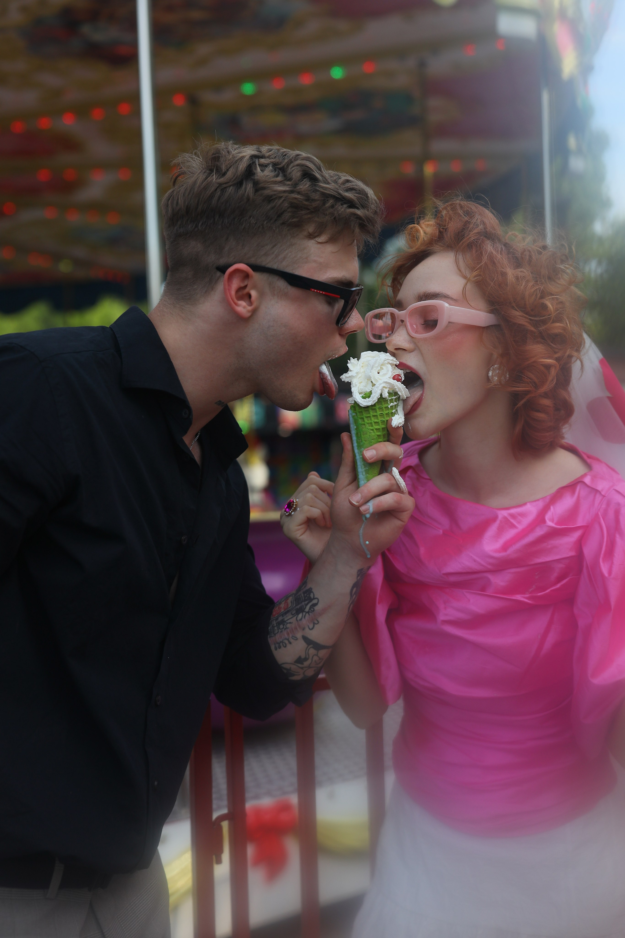 Свадебная фотосессия в парке аттракционов. Свадебный и семейный фотограф в Абхазии Жанна Соснина