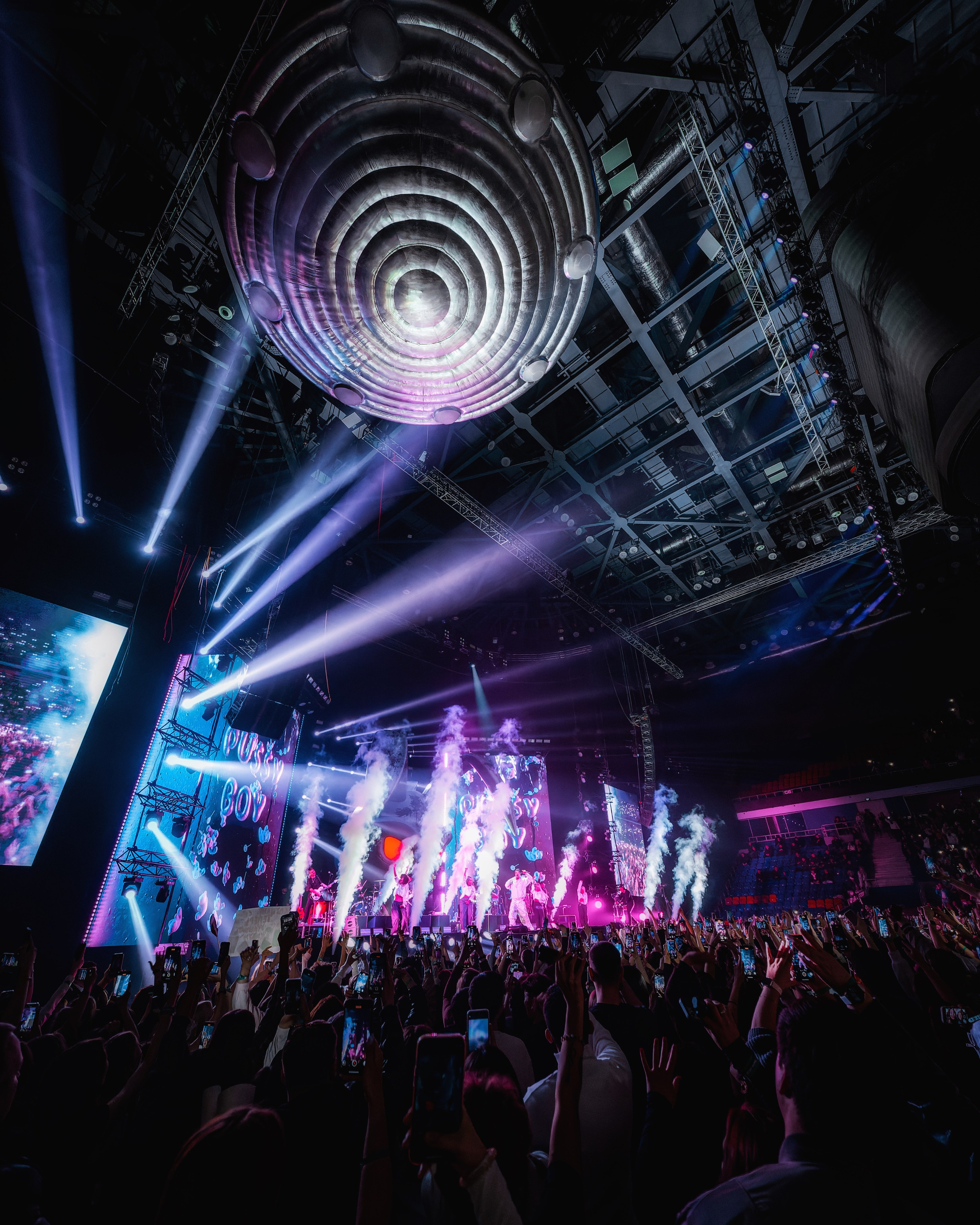 Егор Крид в ALMATY ARENA Алматы 27.03.2025. Репортажный фотограф и видеограф в Москве