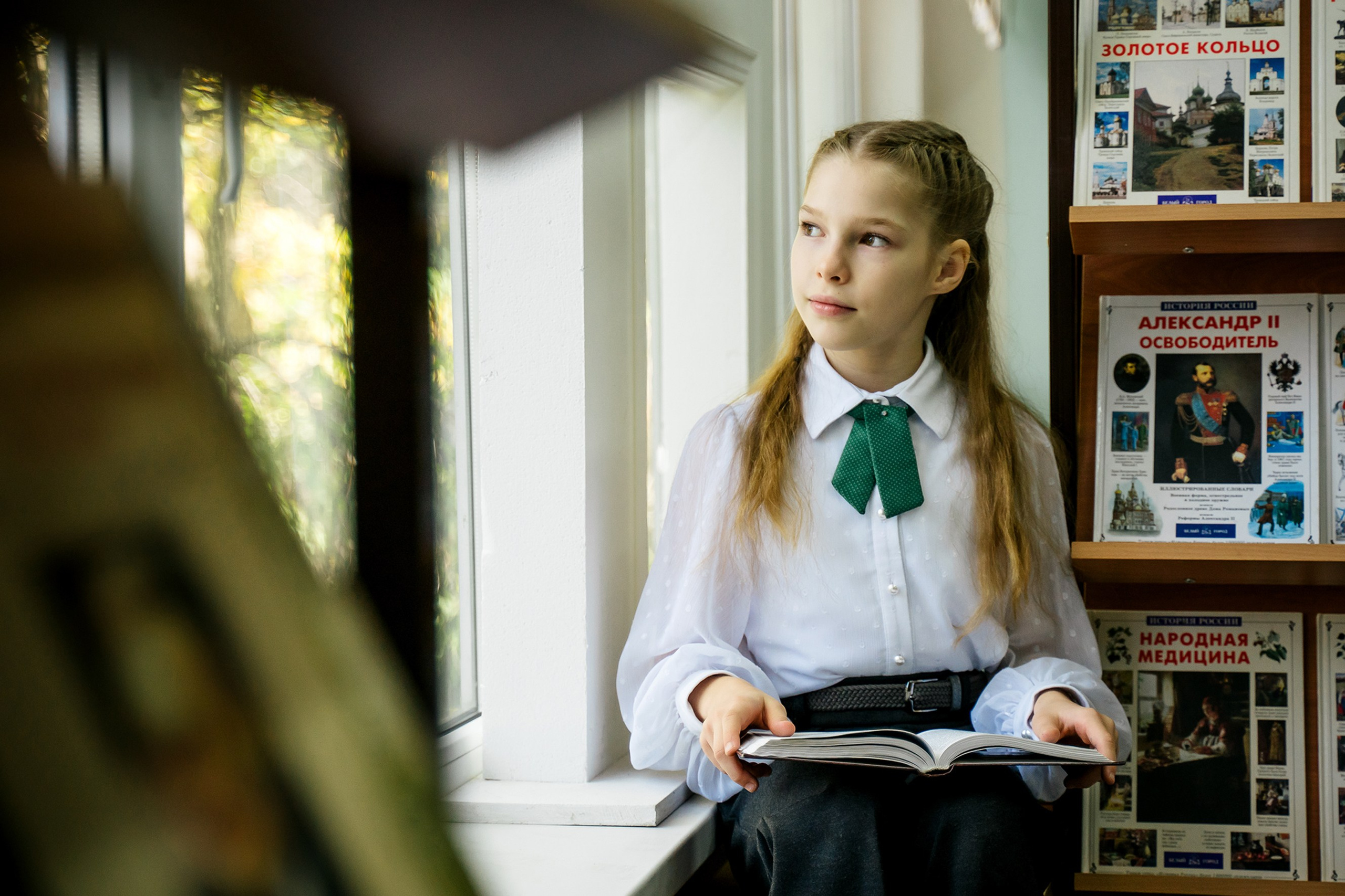 Анна, день в школе. Выпускные альбомы, школьные фотосессии в городе Новороссийске