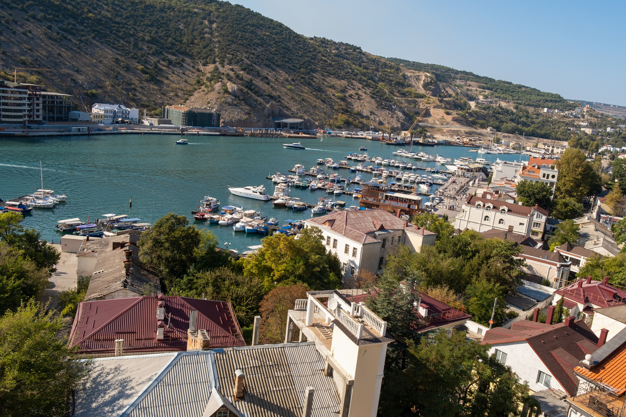 Свадебная фотосессия в Балаклаве. Профессиональная фотосъемка в Крыму. Натуральные эмоции и живые кадры. Забронируйте дату прямо сейчас!