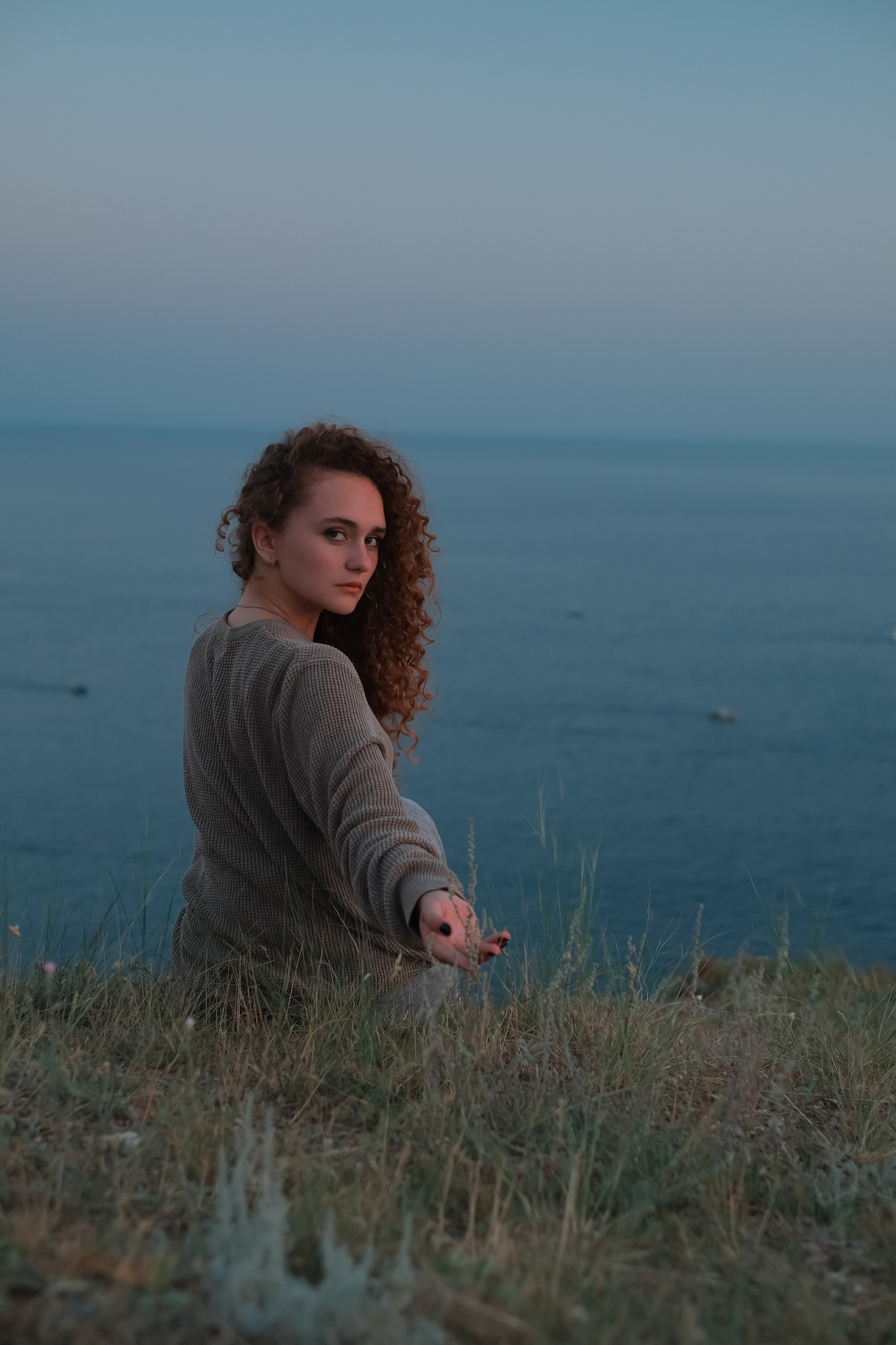 Портретная фотосессия Киры в Балаклаве, Крепость Чембало. Профессиональная фотосъемка в Крыму. Натуральные эмоции и живые кадры. Забронируйте дату прямо сейчас!