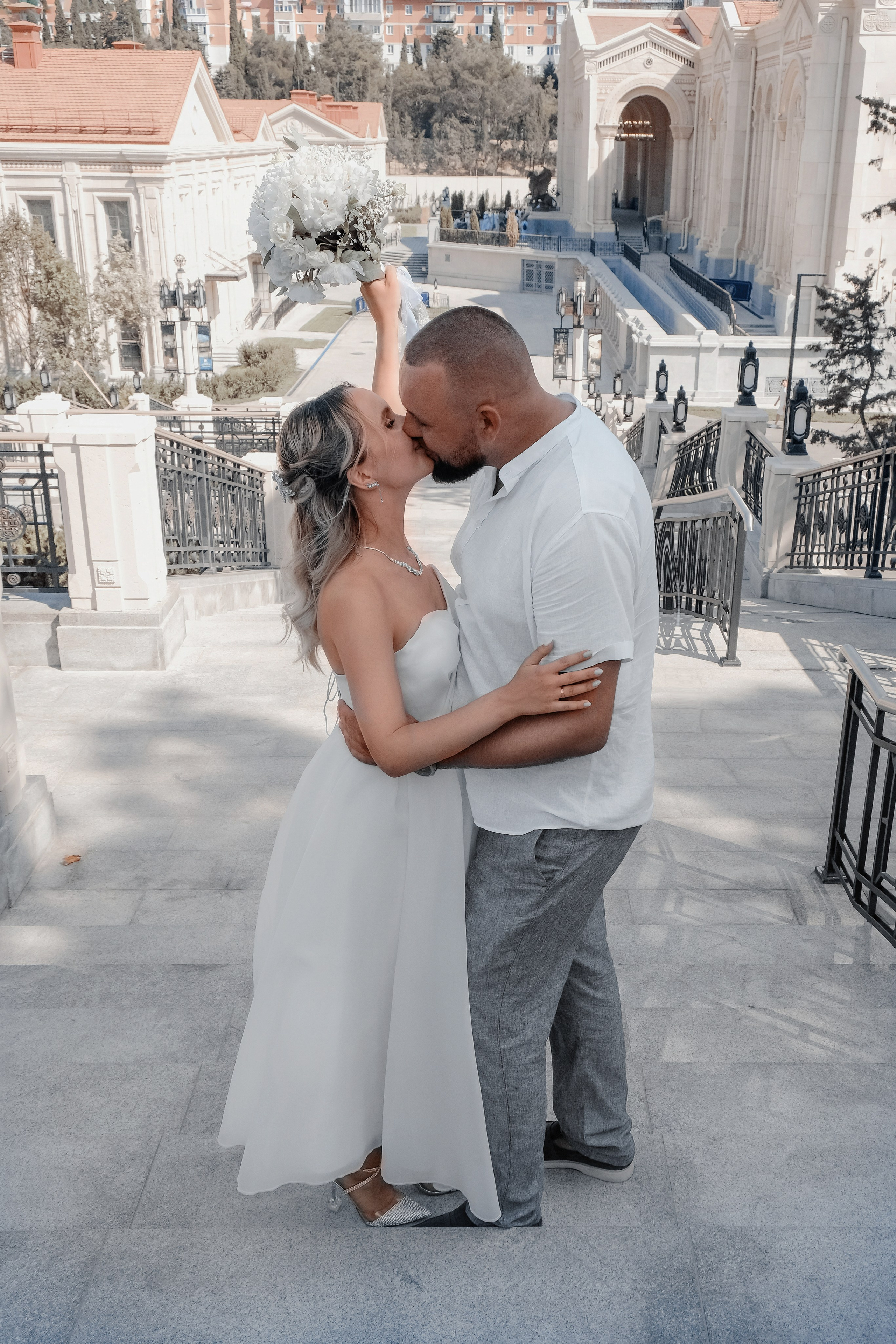 Свадебная фотосессия в Новом Херсонесе и Золотой балке. Профессиональная фотосъемка в Крыму. Натуральные эмоции и живые кадры. Забронируйте дату прямо сейчас!