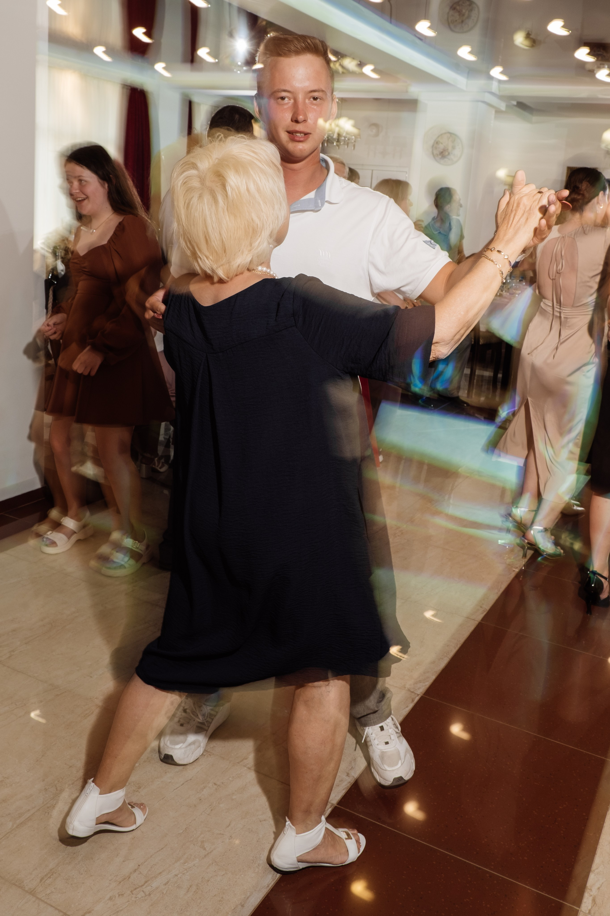 Свадебный ретопртаж. Профессиональная фотосъемка в Крыму. Натуральные эмоции и живые кадры. Забронируйте дату прямо сейчас!