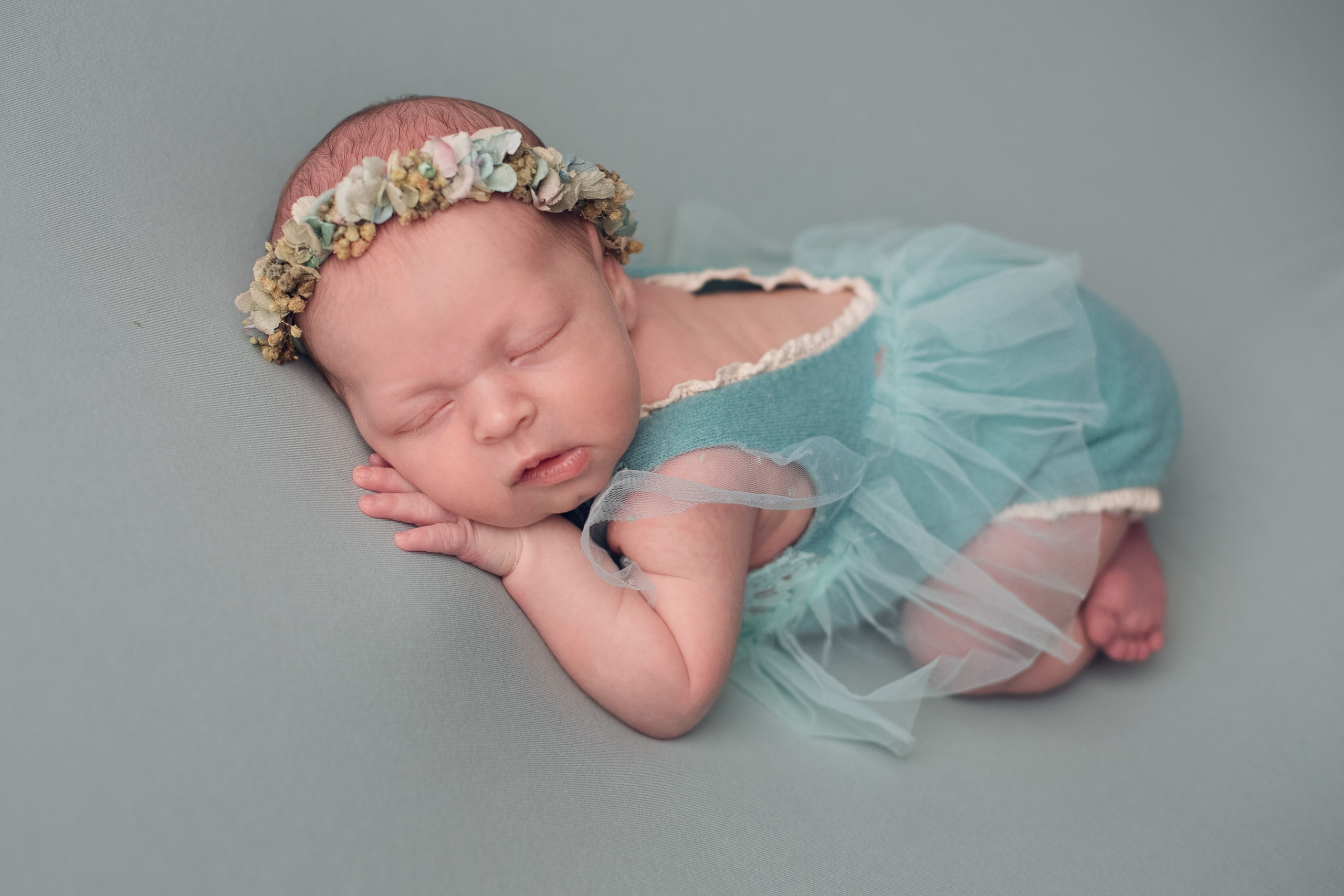 Аня. Фотограф новорожденных в г. Россошь Виктория Нечепуренко