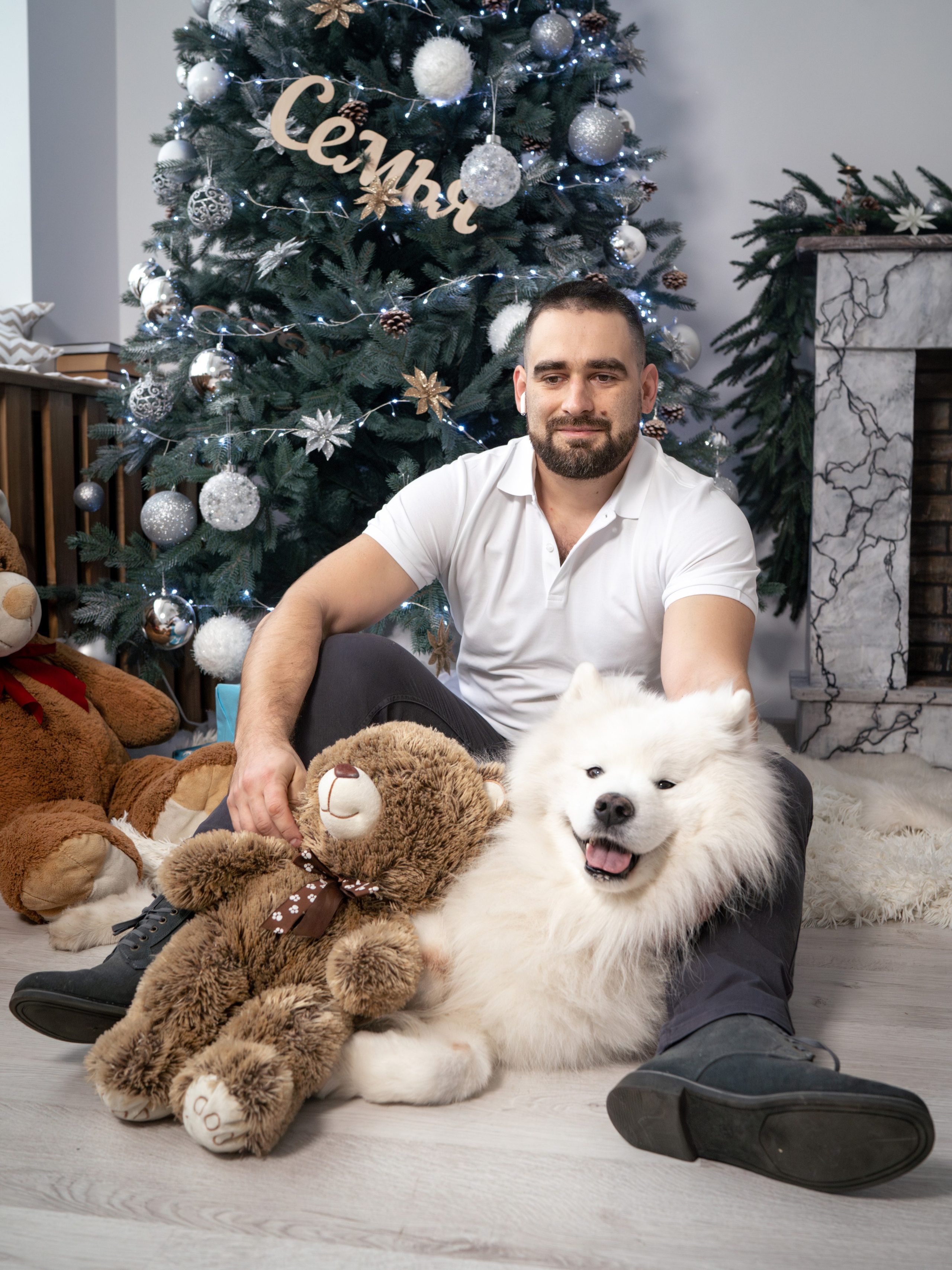 С самоедской лайкой. Фотограф Зинаида Евдокимова