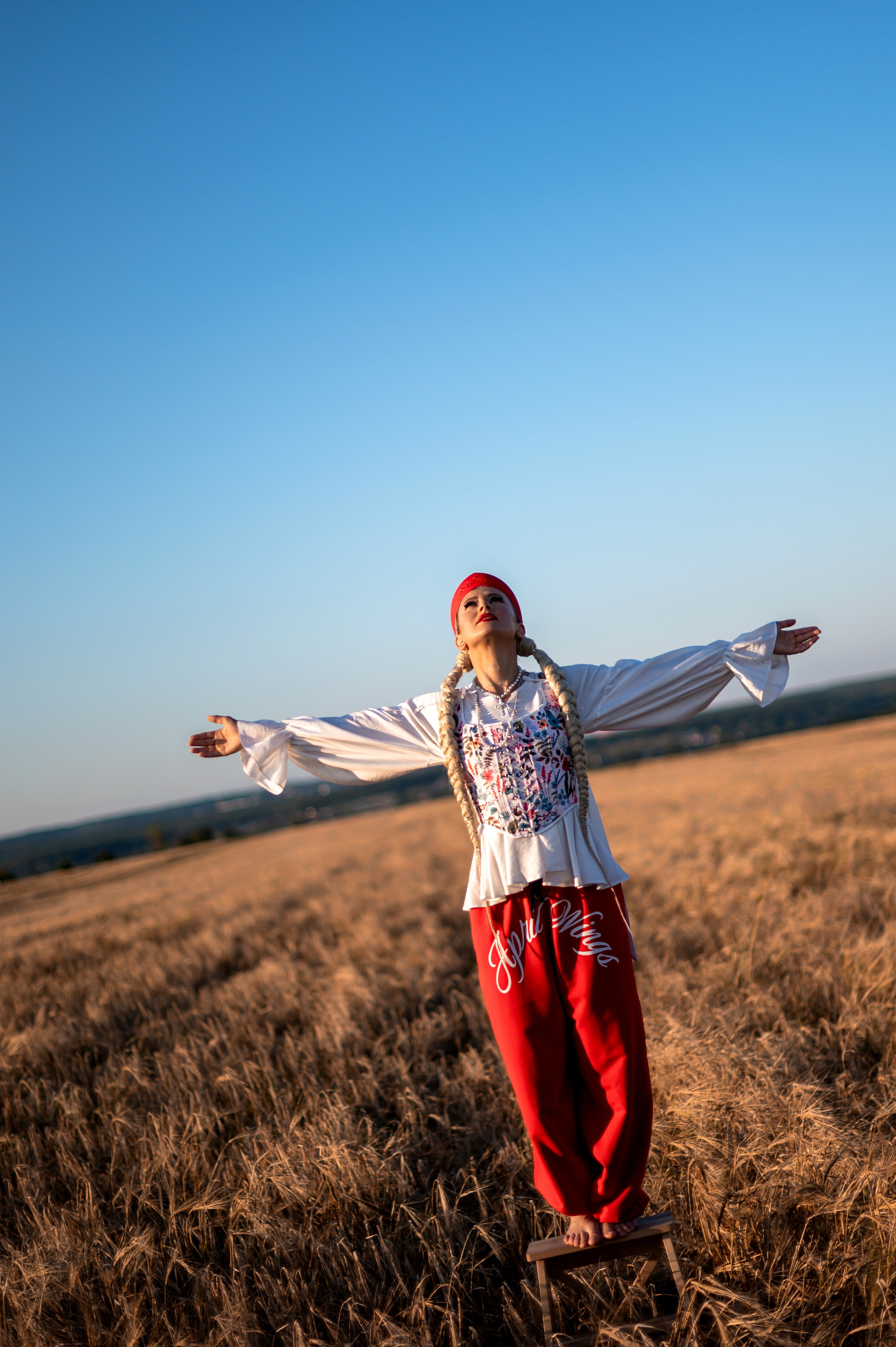 Катюша в поле). Спортивный фотограф в Туле и Тульской области. Файсханова Фото Спорт