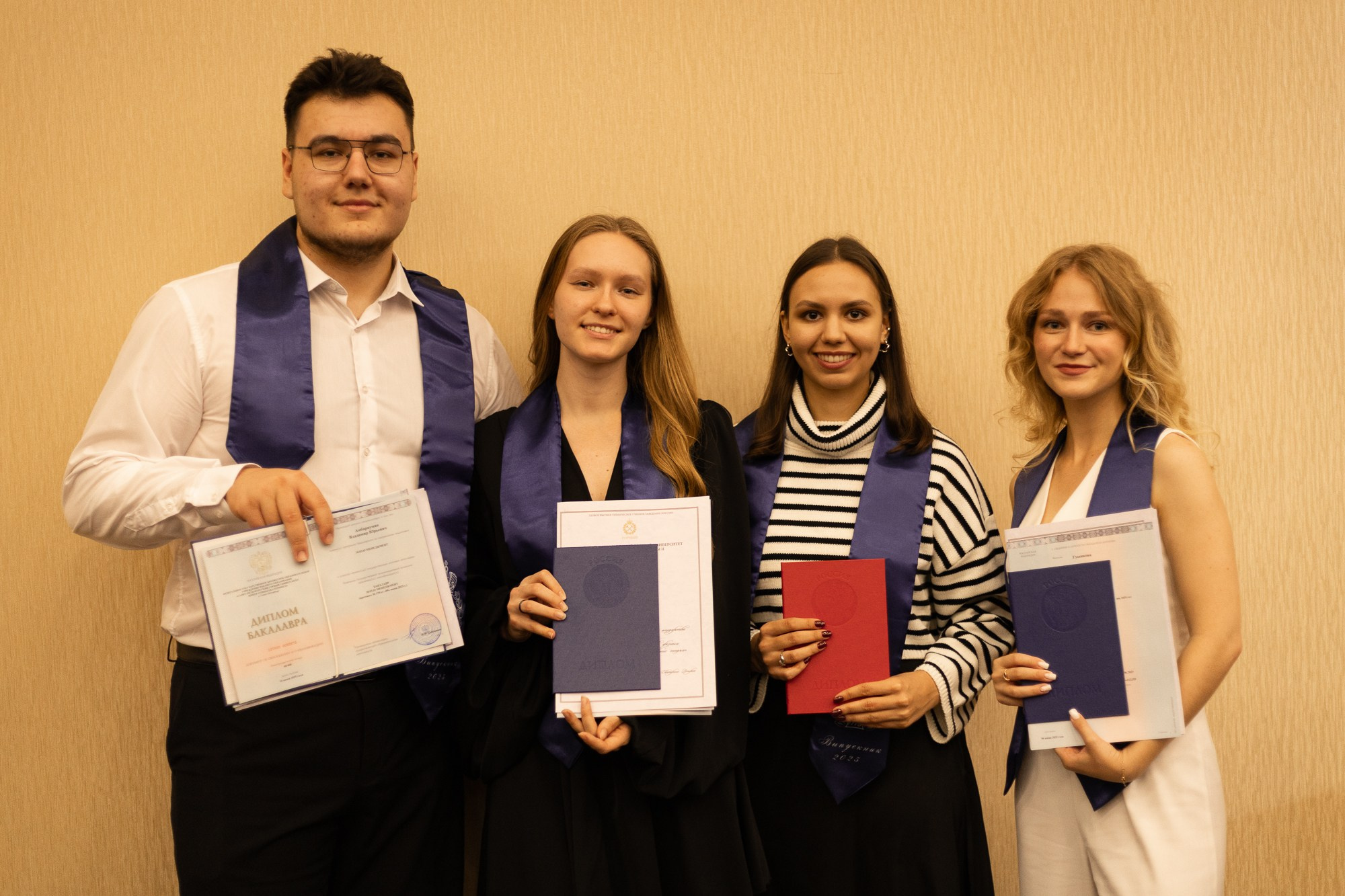 Выпуск, бакалавриат, Горный университет 2025. Фотограф в Санкт-Петербурге Смирнова Диана