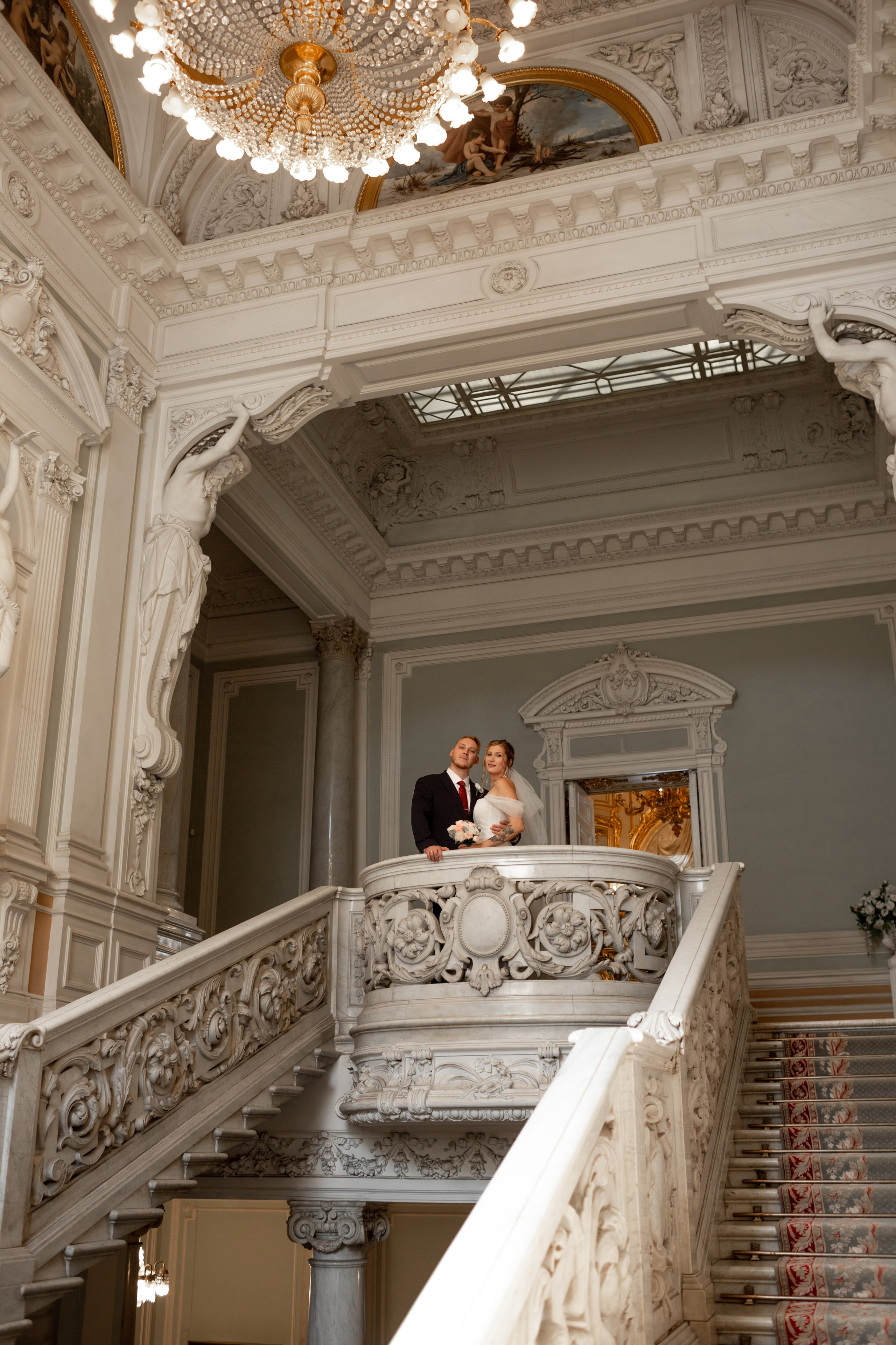 Фотография на знаменитом балконе Дворца бракосочетания 1.