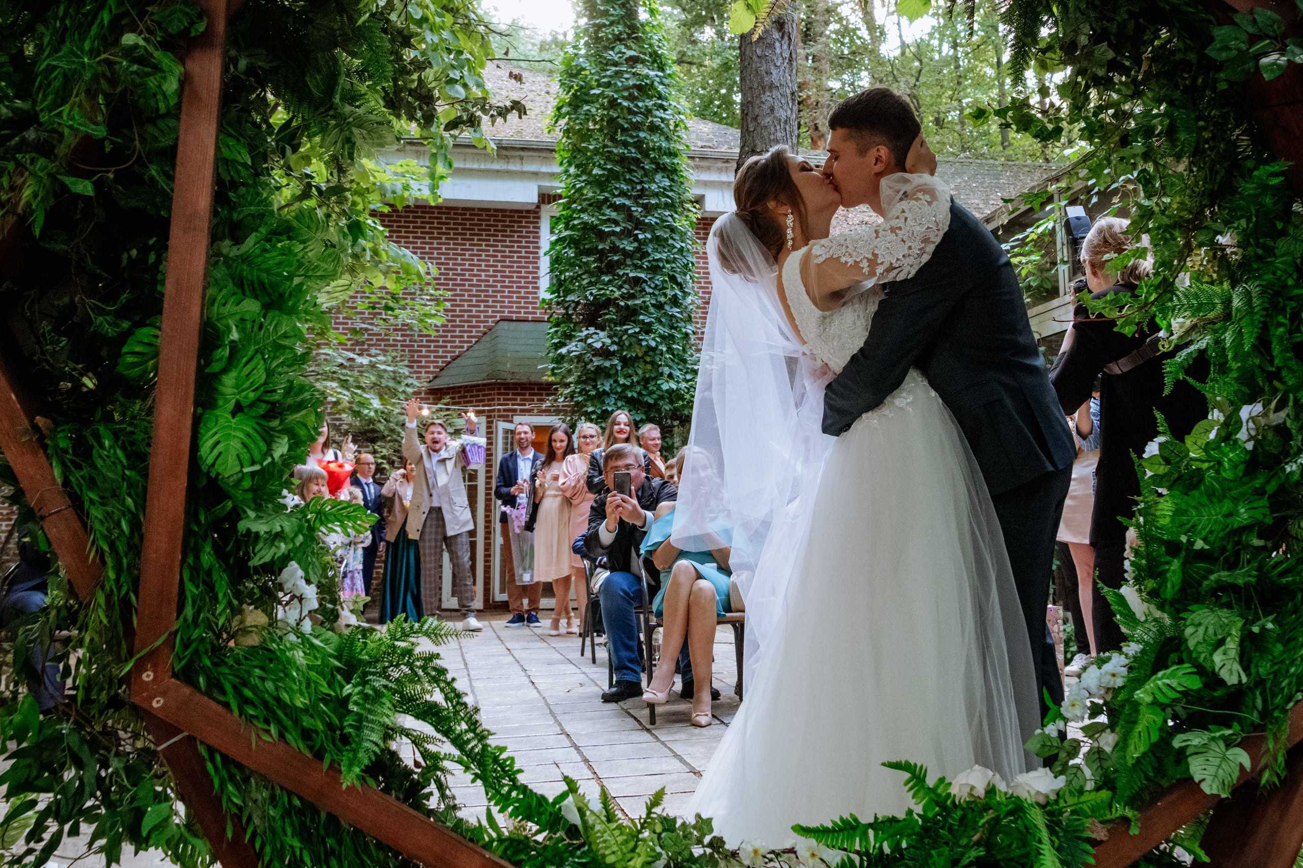Свадебная фотосессия на банкетной площадке «Лесной берег» Олеси и Алек. Бизнес фотограф в Москве Алексей Кознев