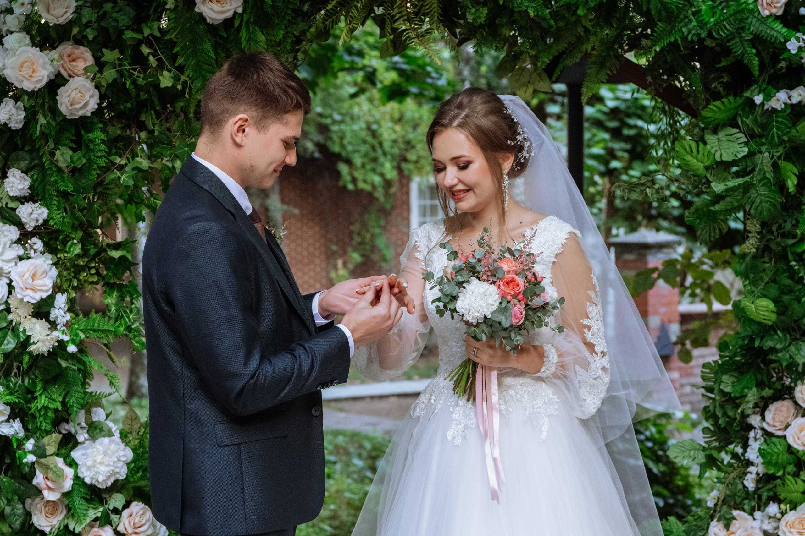 Свадебная фотосессия на банкетной площадке «Лесной берег» Олеси и Алек. Бизнес фотограф в Москве Алексей Кознев