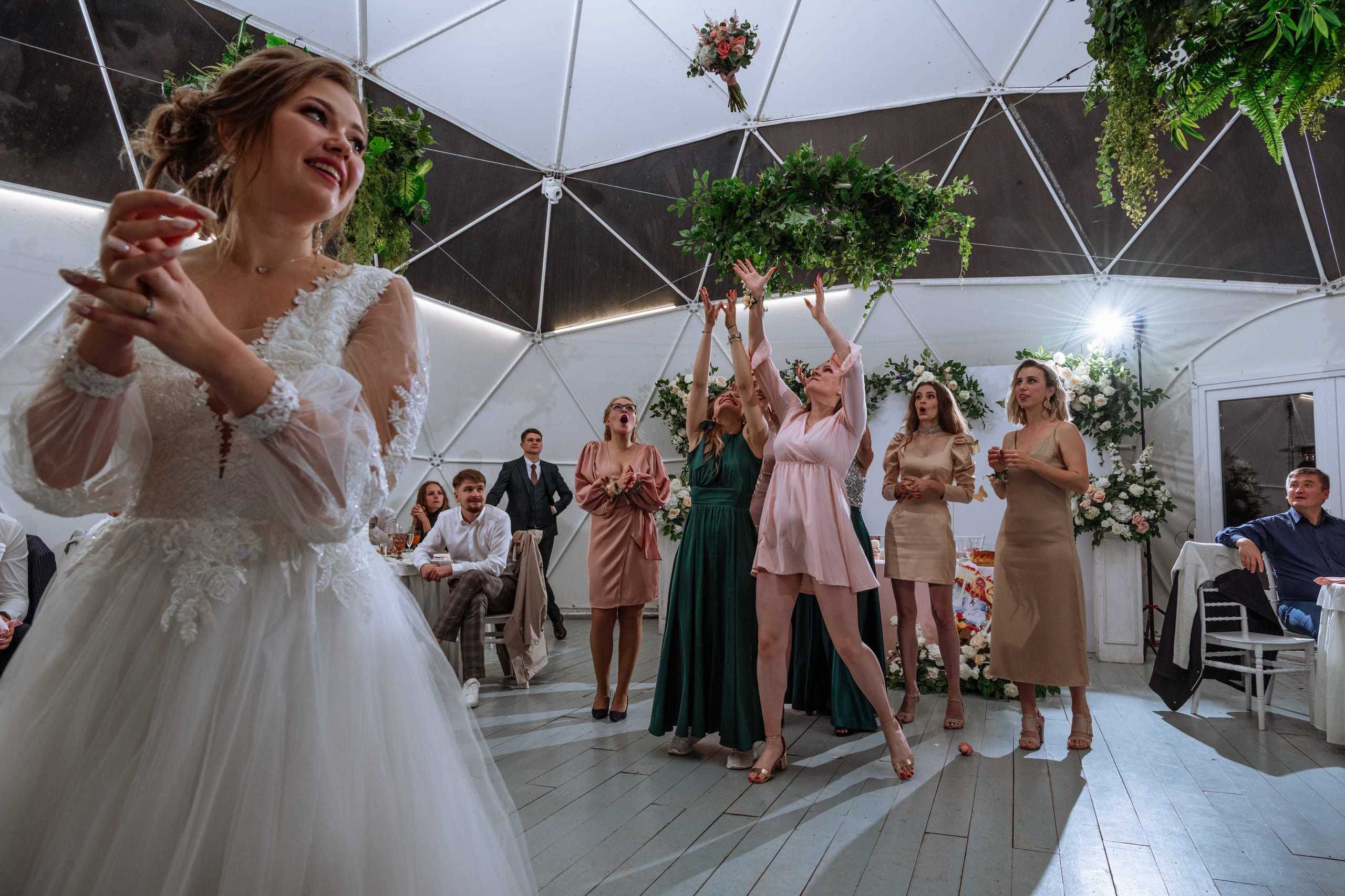 Свадебная фотосессия на банкетной площадке «Лесной берег» Олеси и Алек. Бизнес фотограф в Москве Алексей Кознев