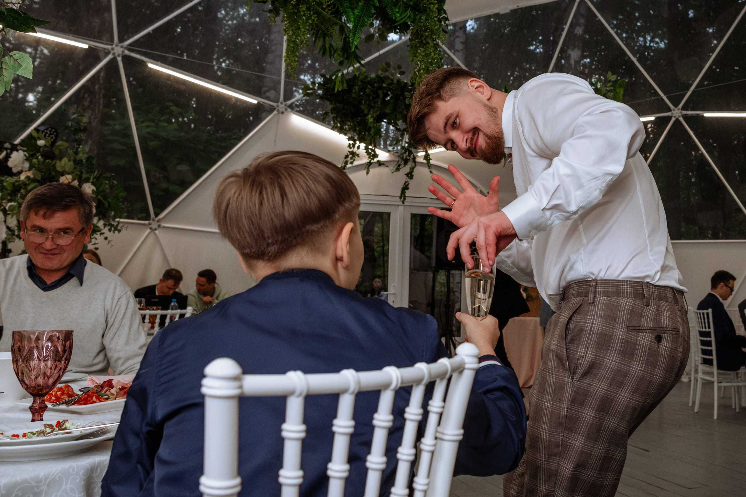 Свадебная фотосессия на банкетной площадке «Лесной берег» Олеси и Алек. Бизнес фотограф в Москве Алексей Кознев