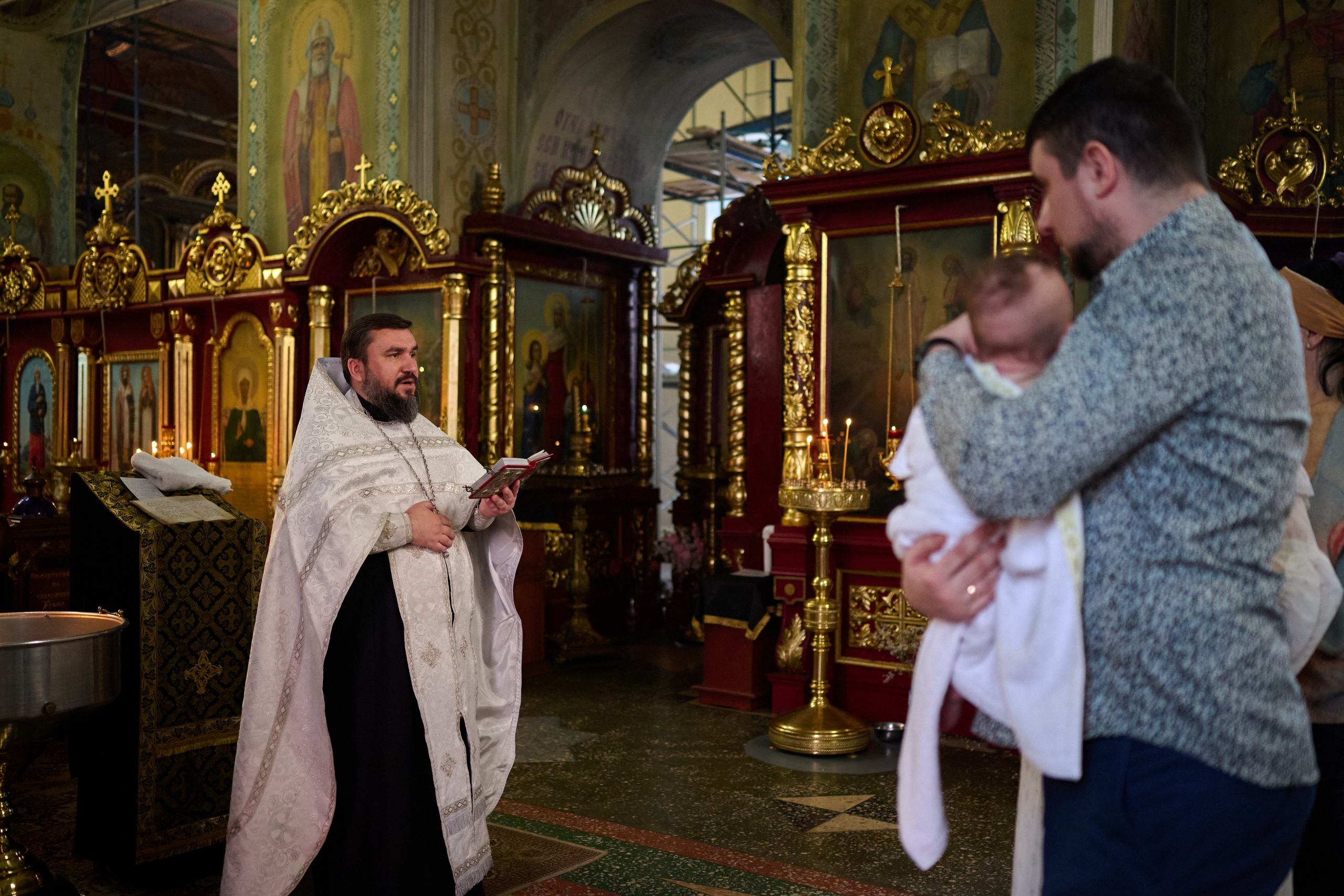 Фотосъемка крещения Саши. Профессиональный фотограф Старый Оскол, Губкин — свадьба, венчание, крещение, юбилей и день рождения